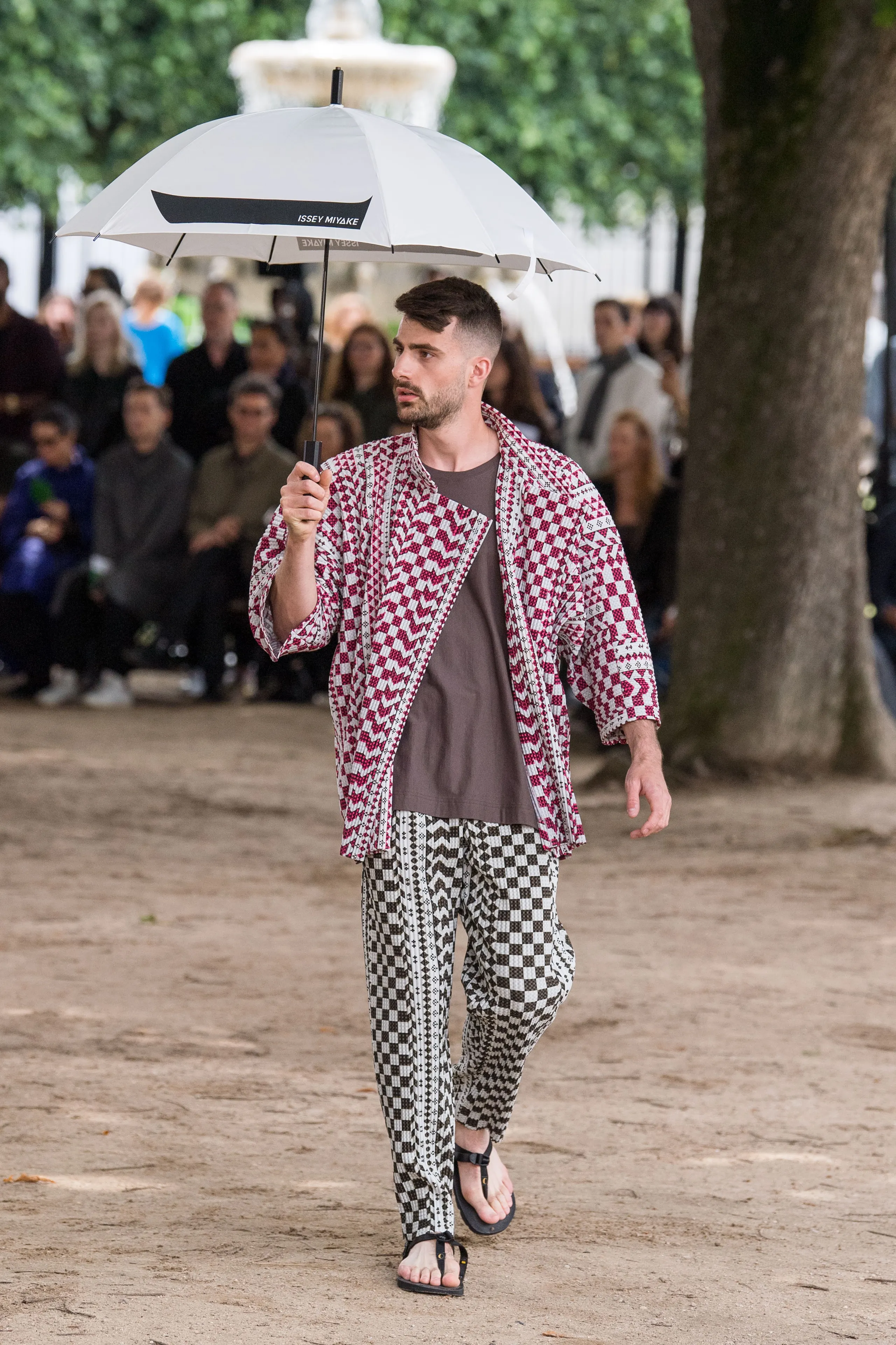 Look 11