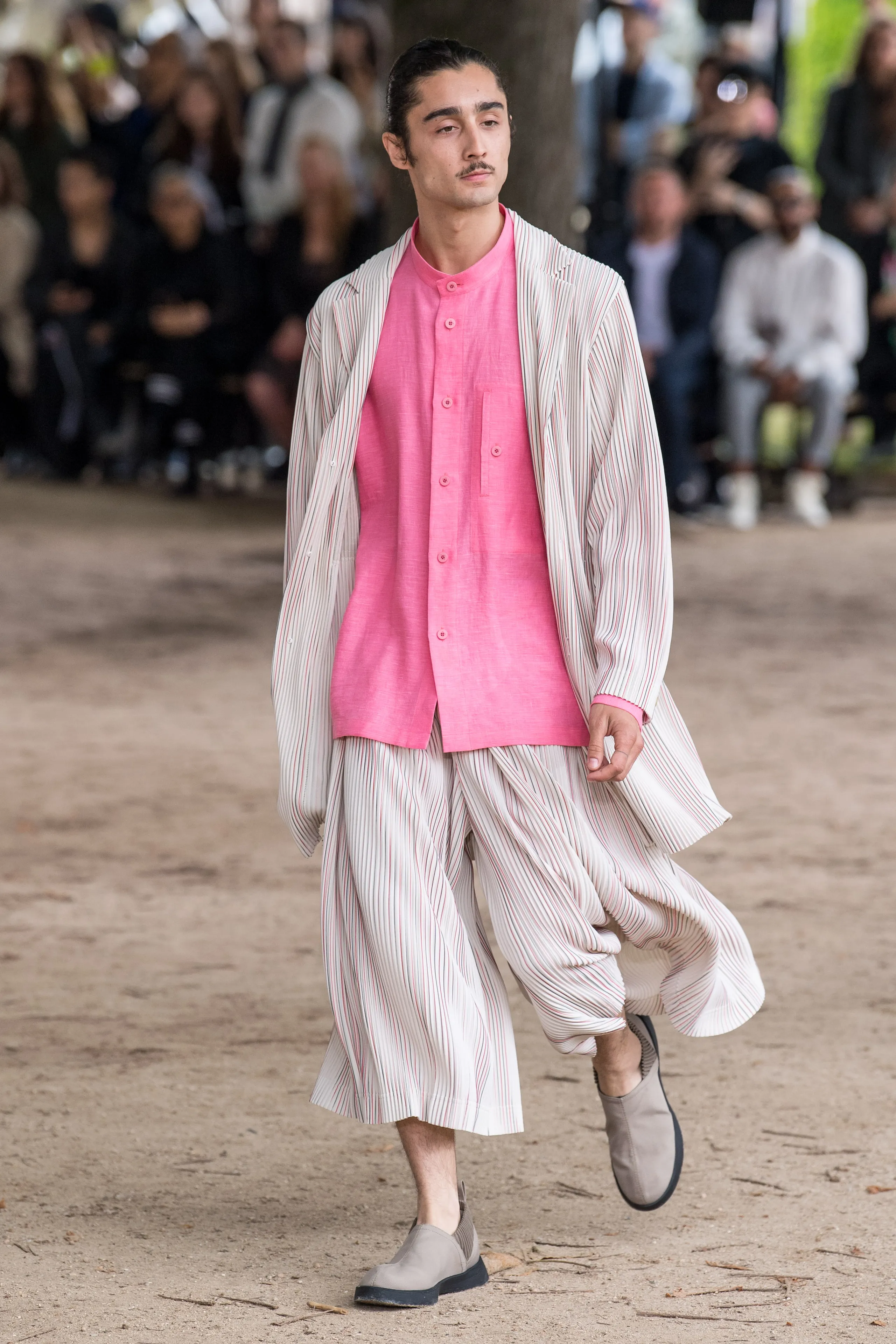 Look 12