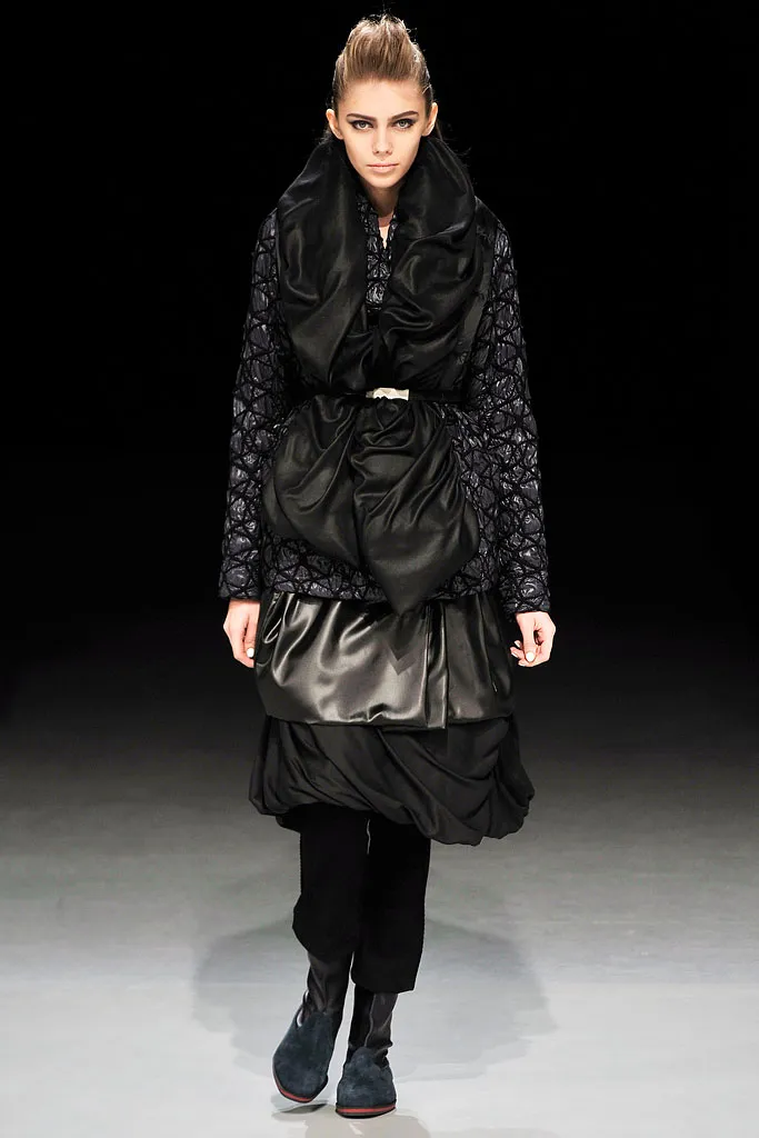 Look 10