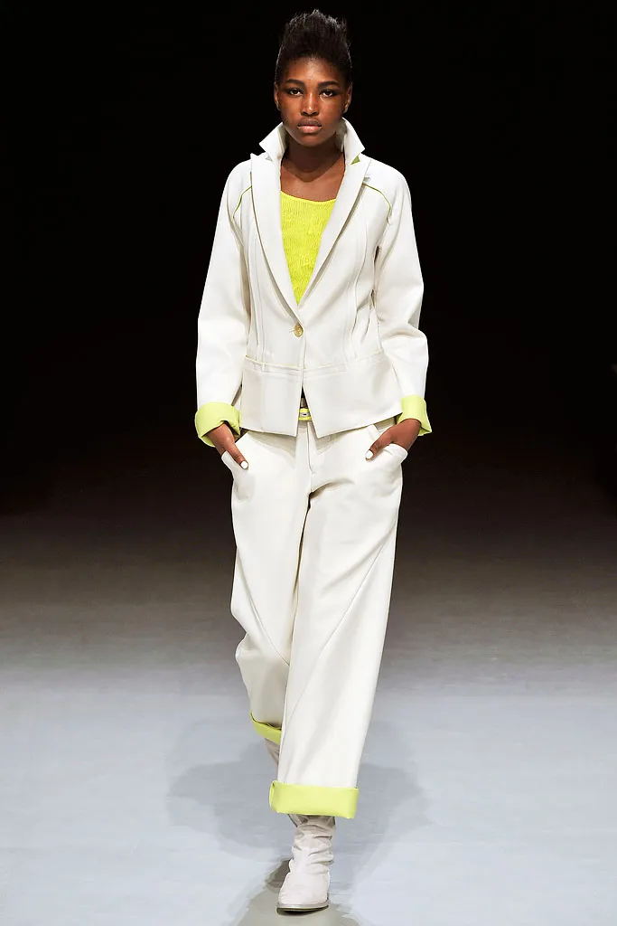 Look 16