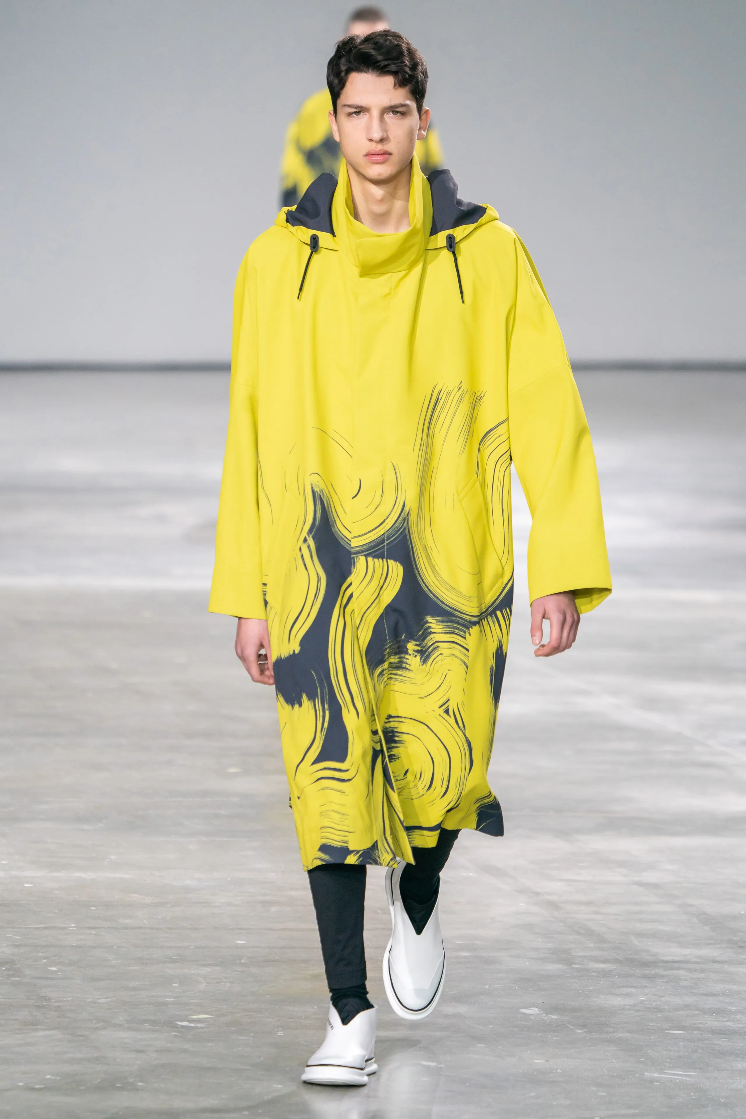 Look 10