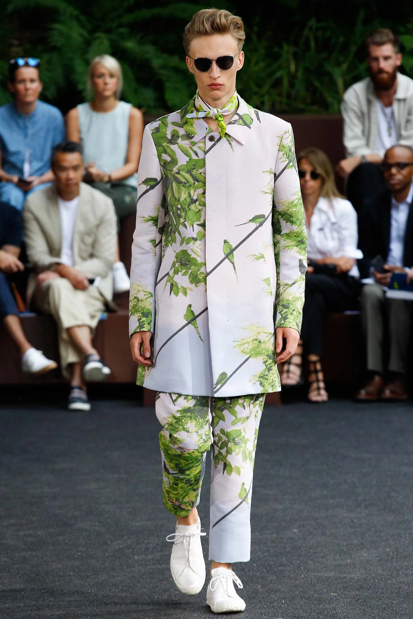 Look 09