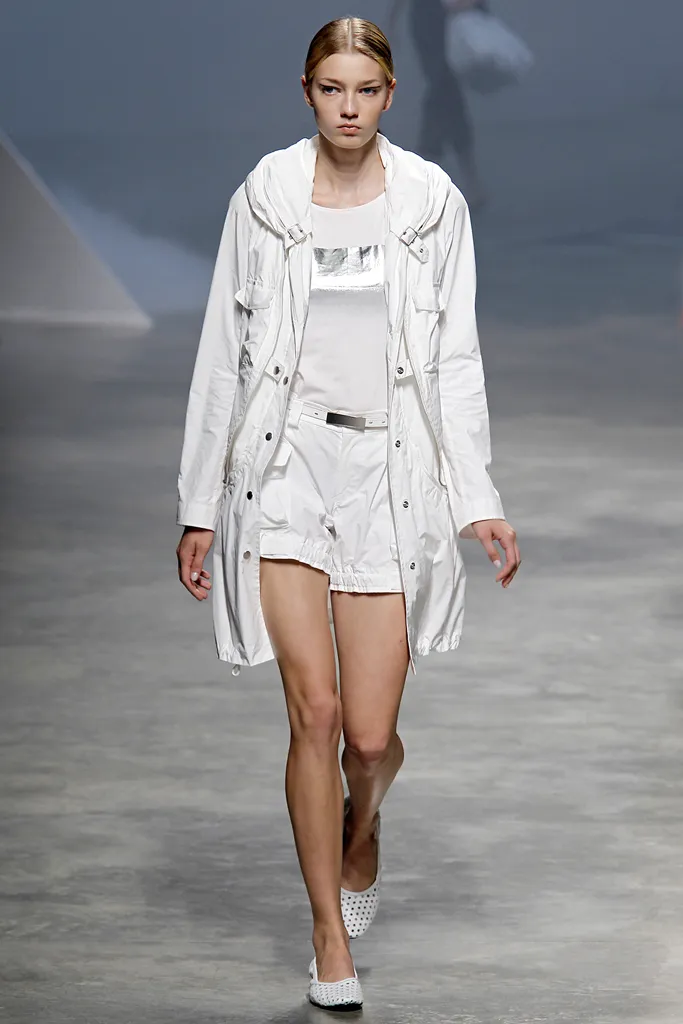 Look 10