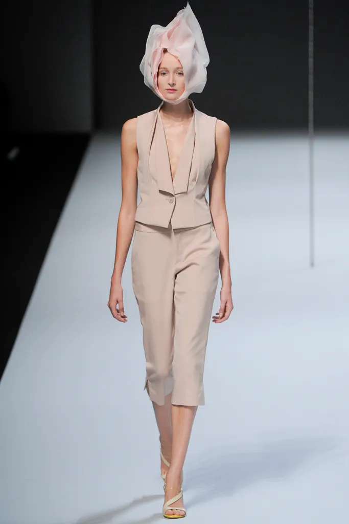 Look 02