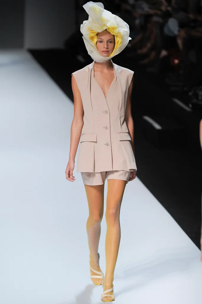 Look 03