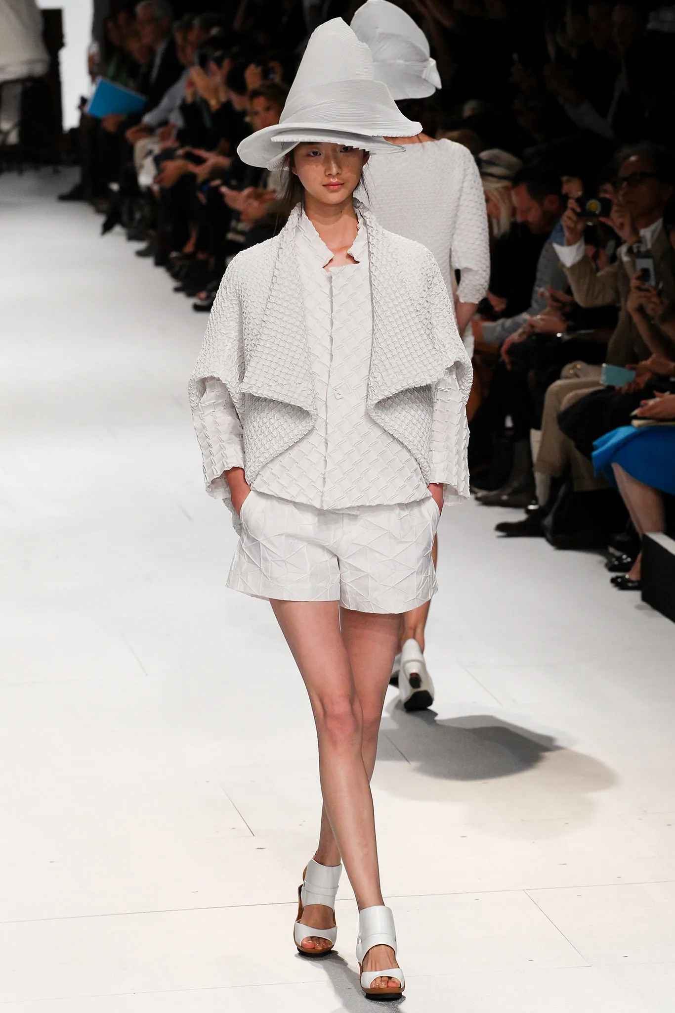 Look 04