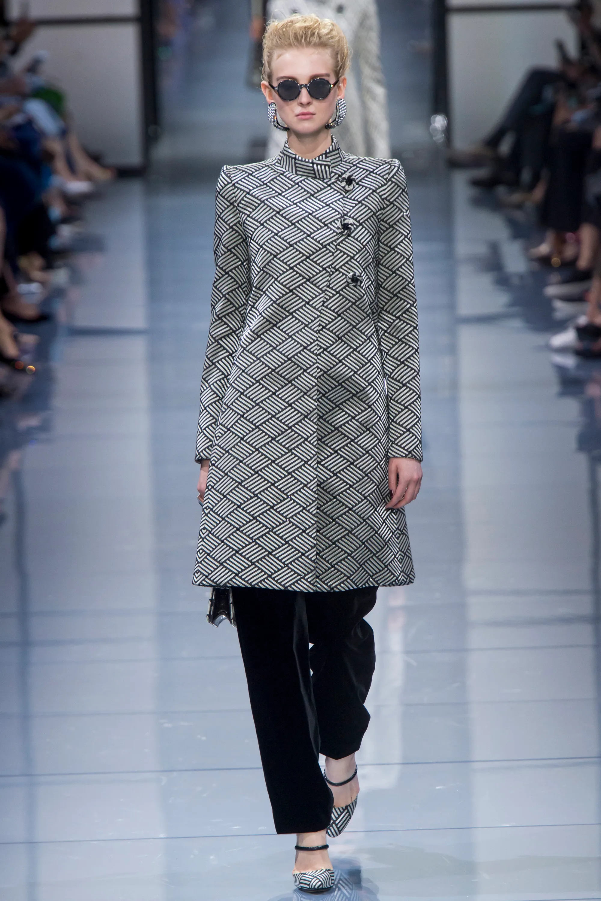 Look 10