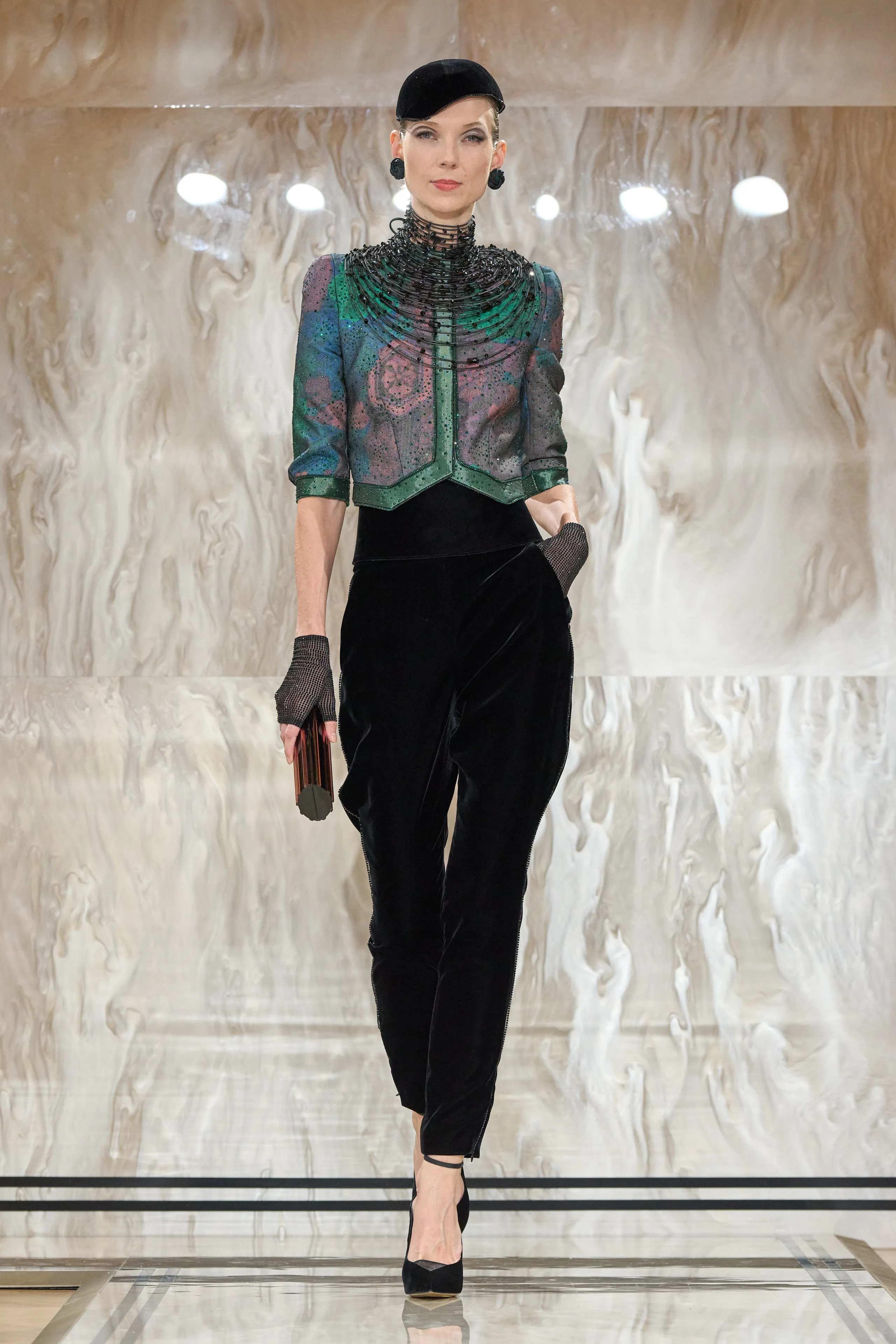 Look 02