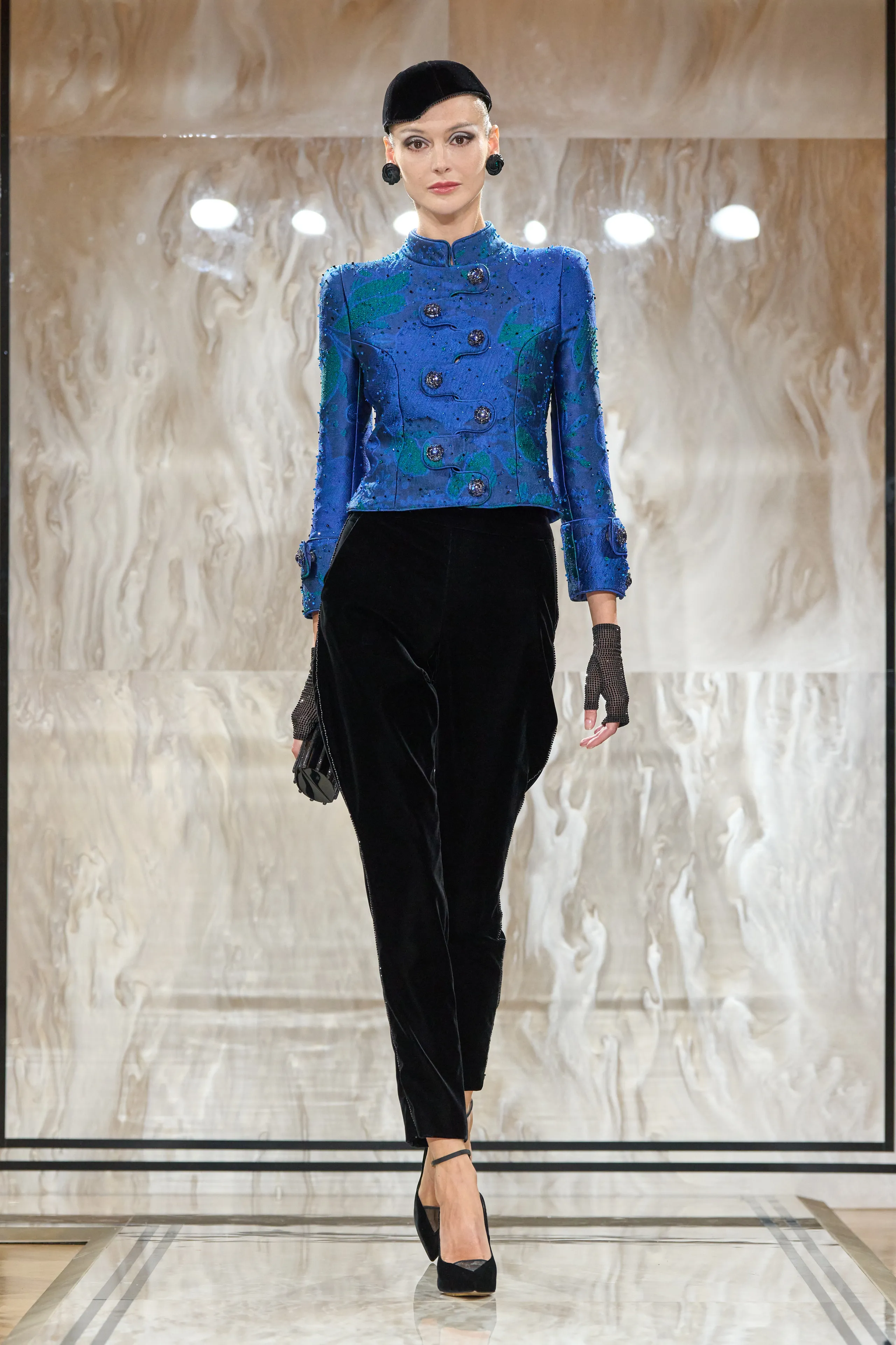 Look 03