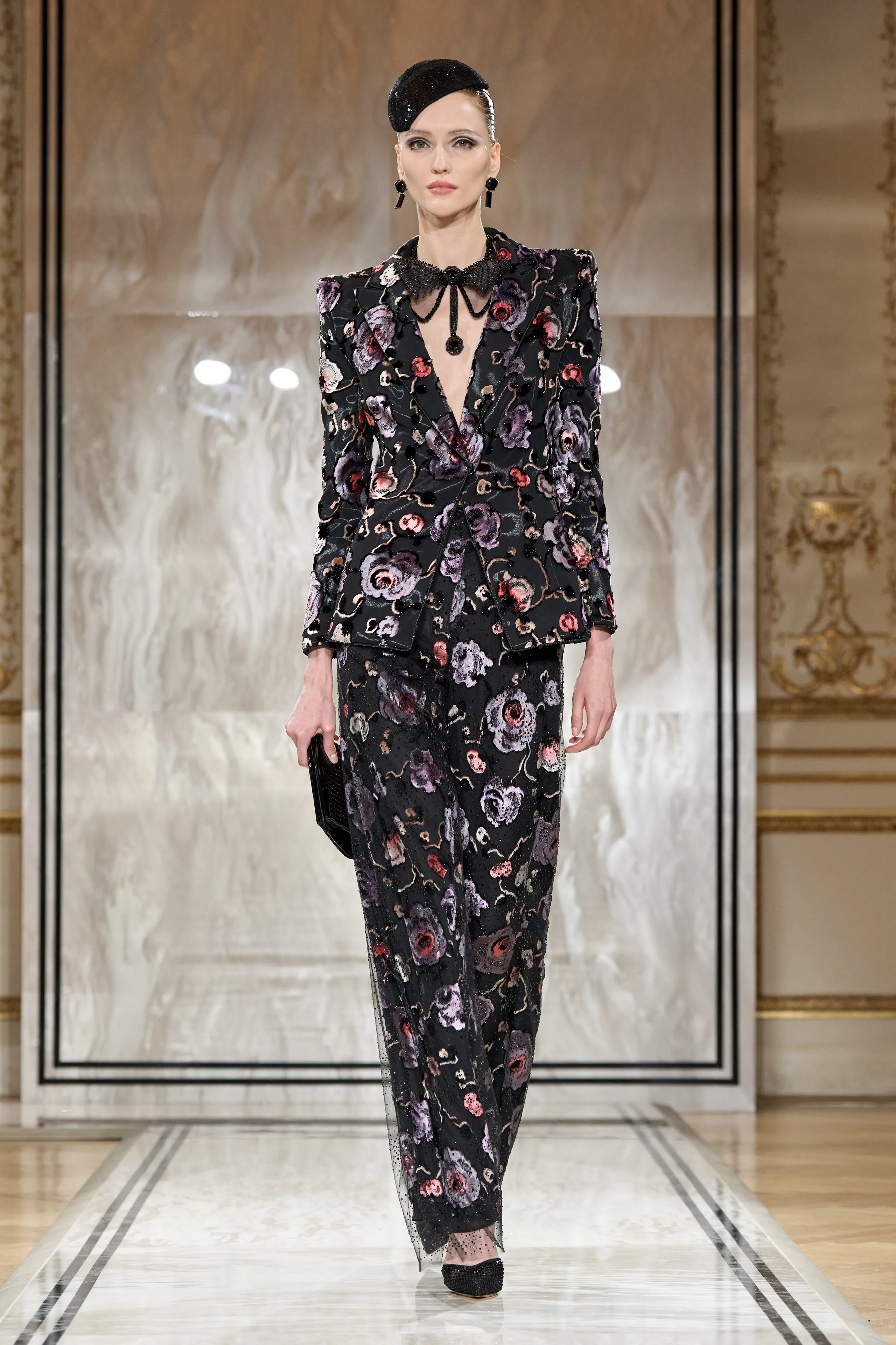 Look 10