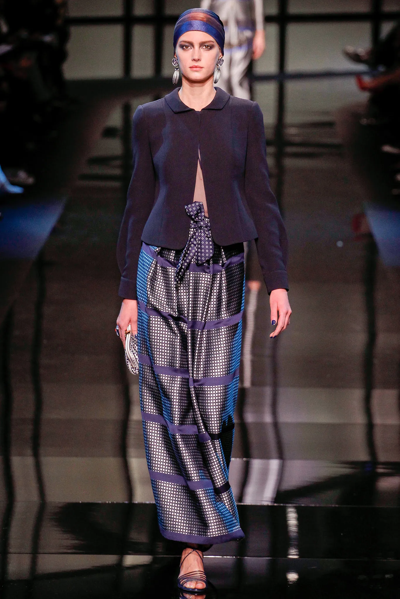 Look 10