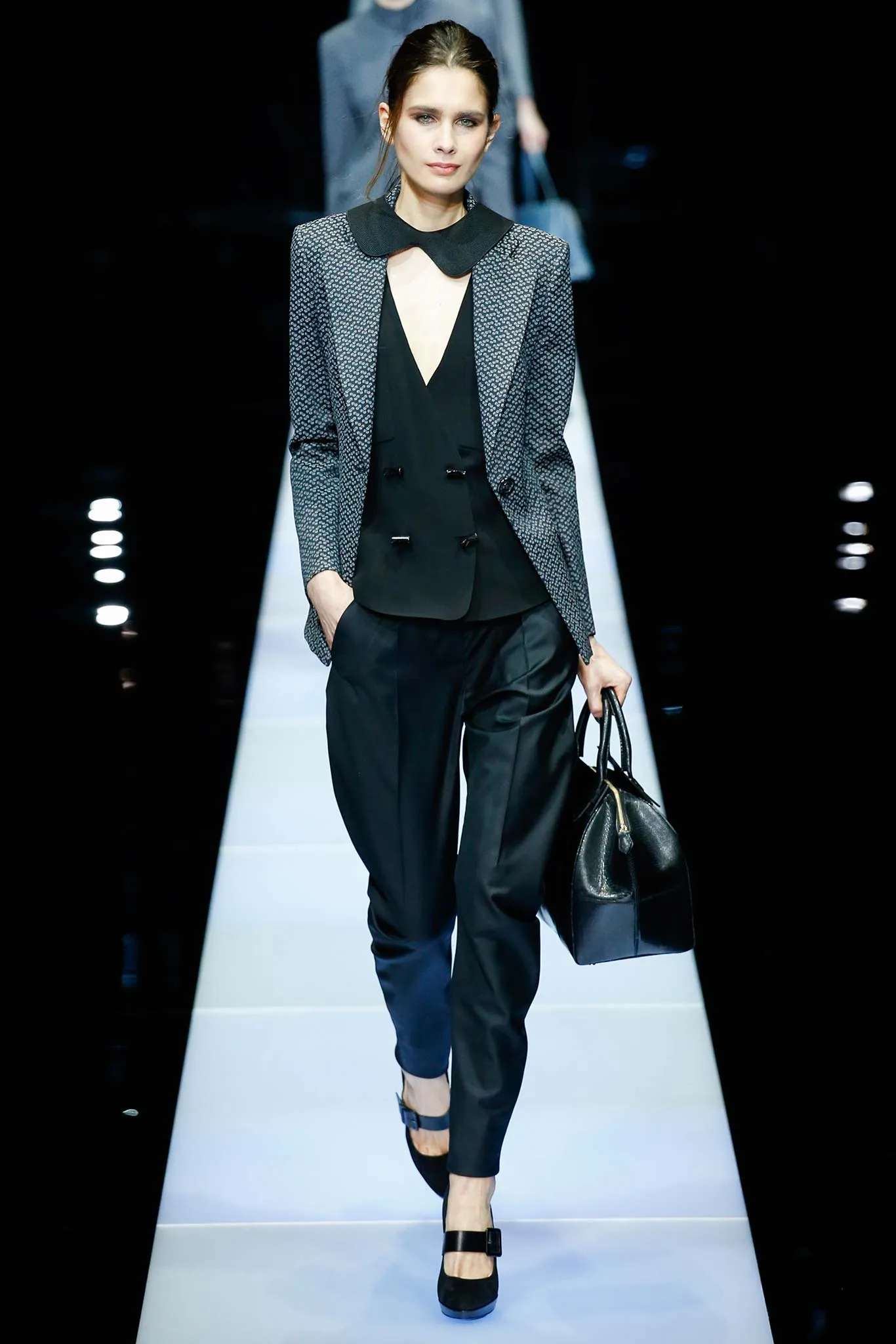 Look 10