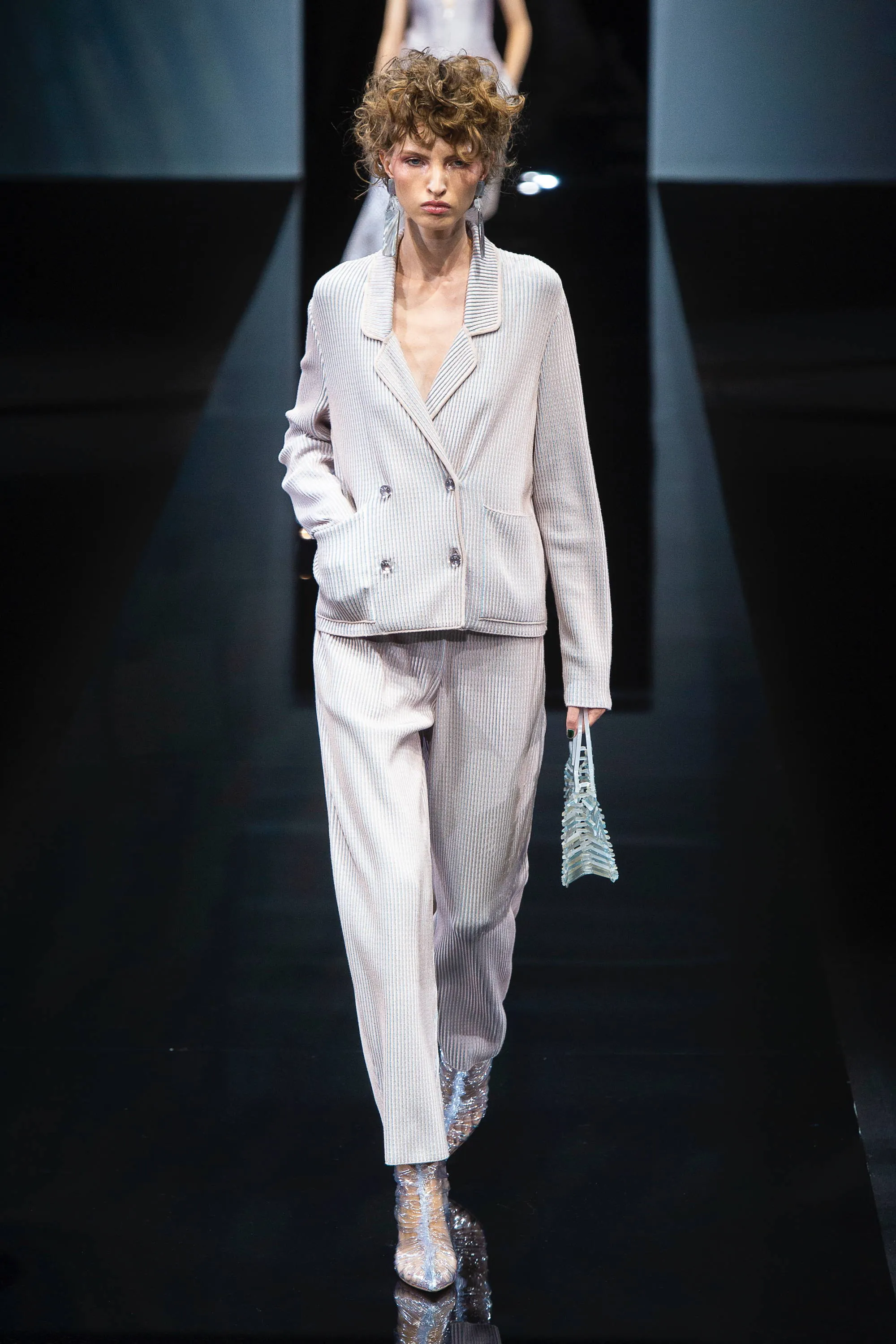 Look 10