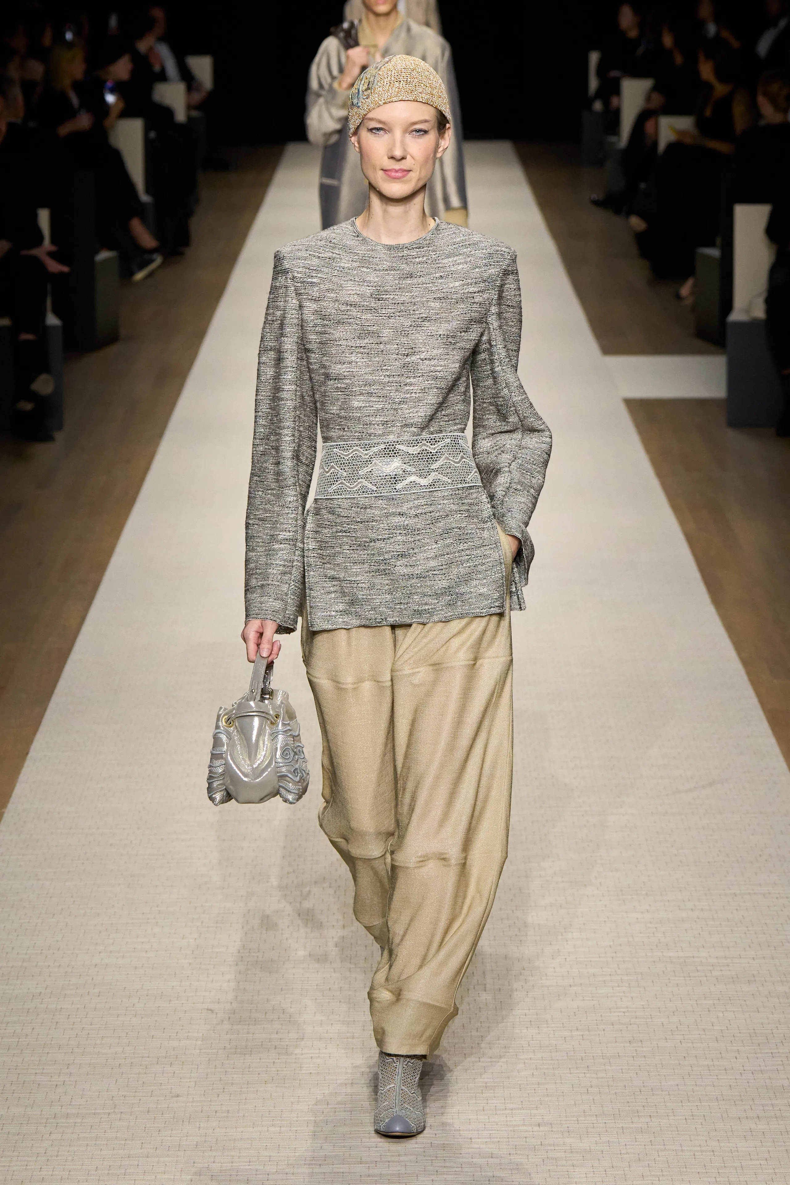 Look 03