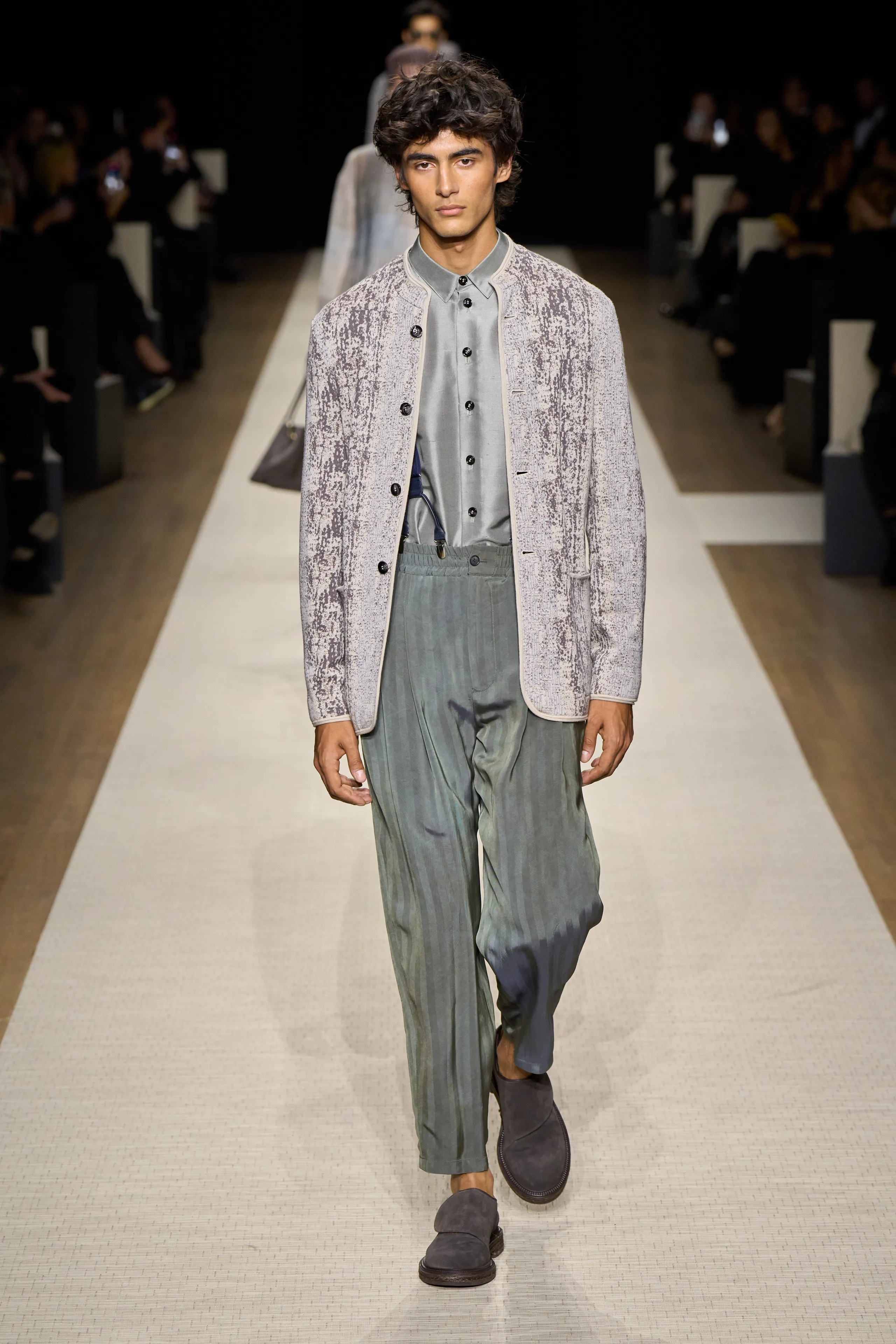 Look 10