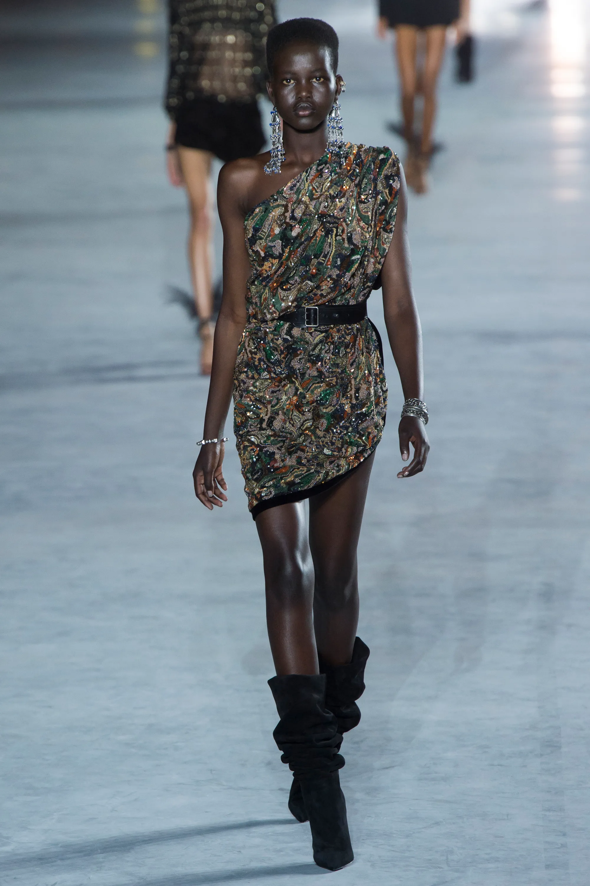 Look 11