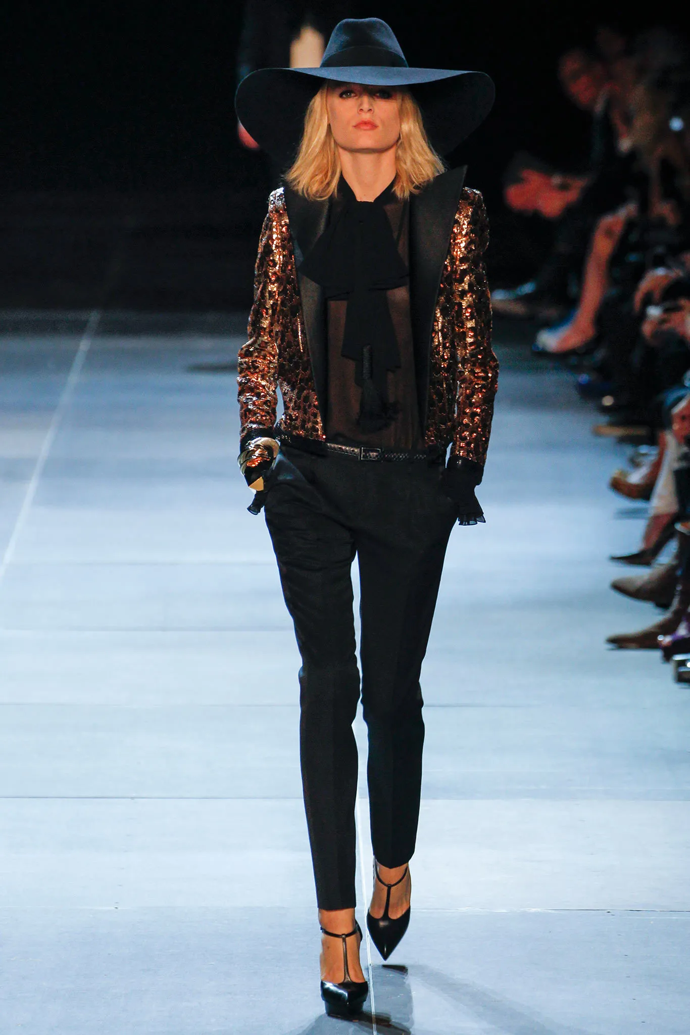 Look 02