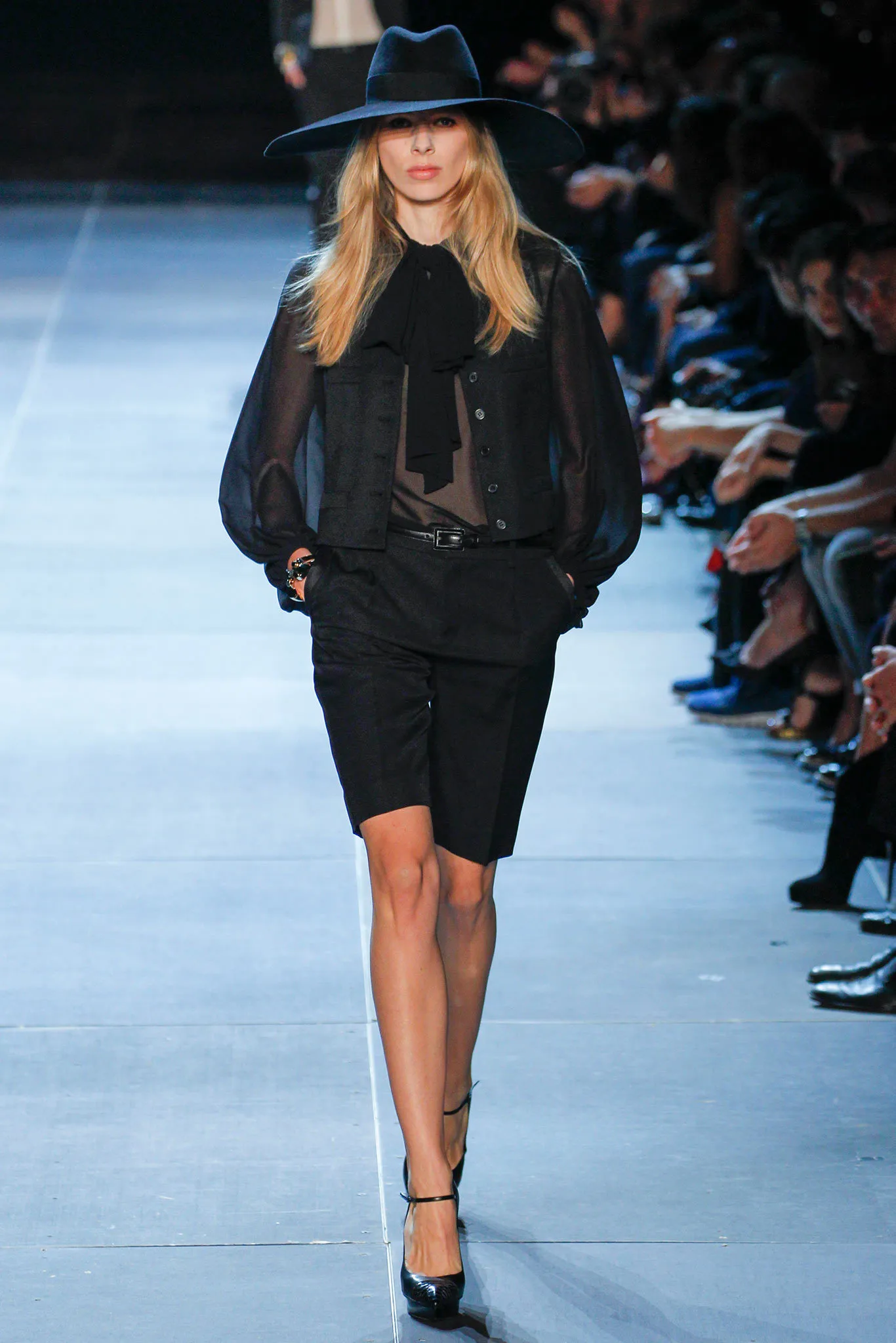 Look 11