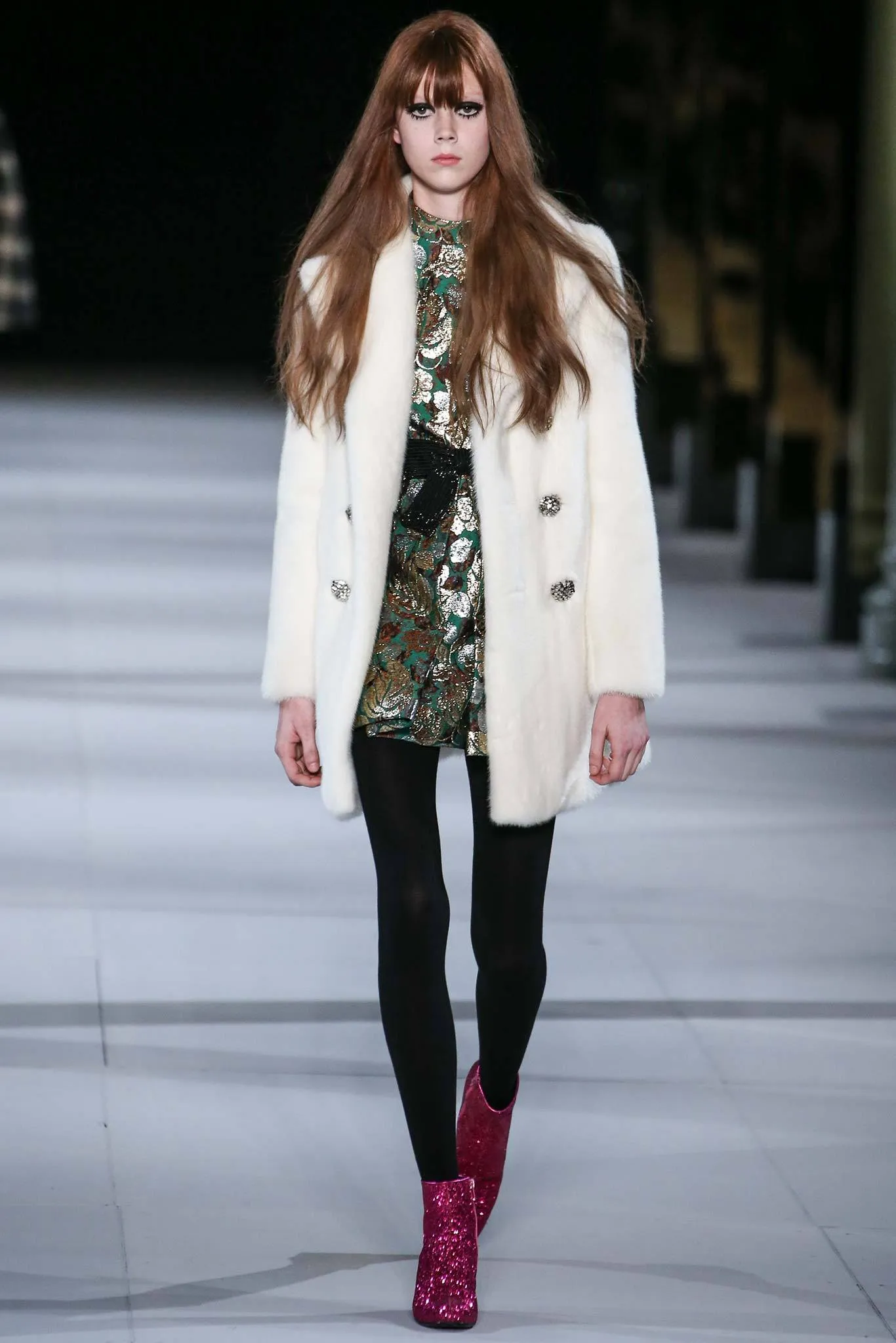 Look 10