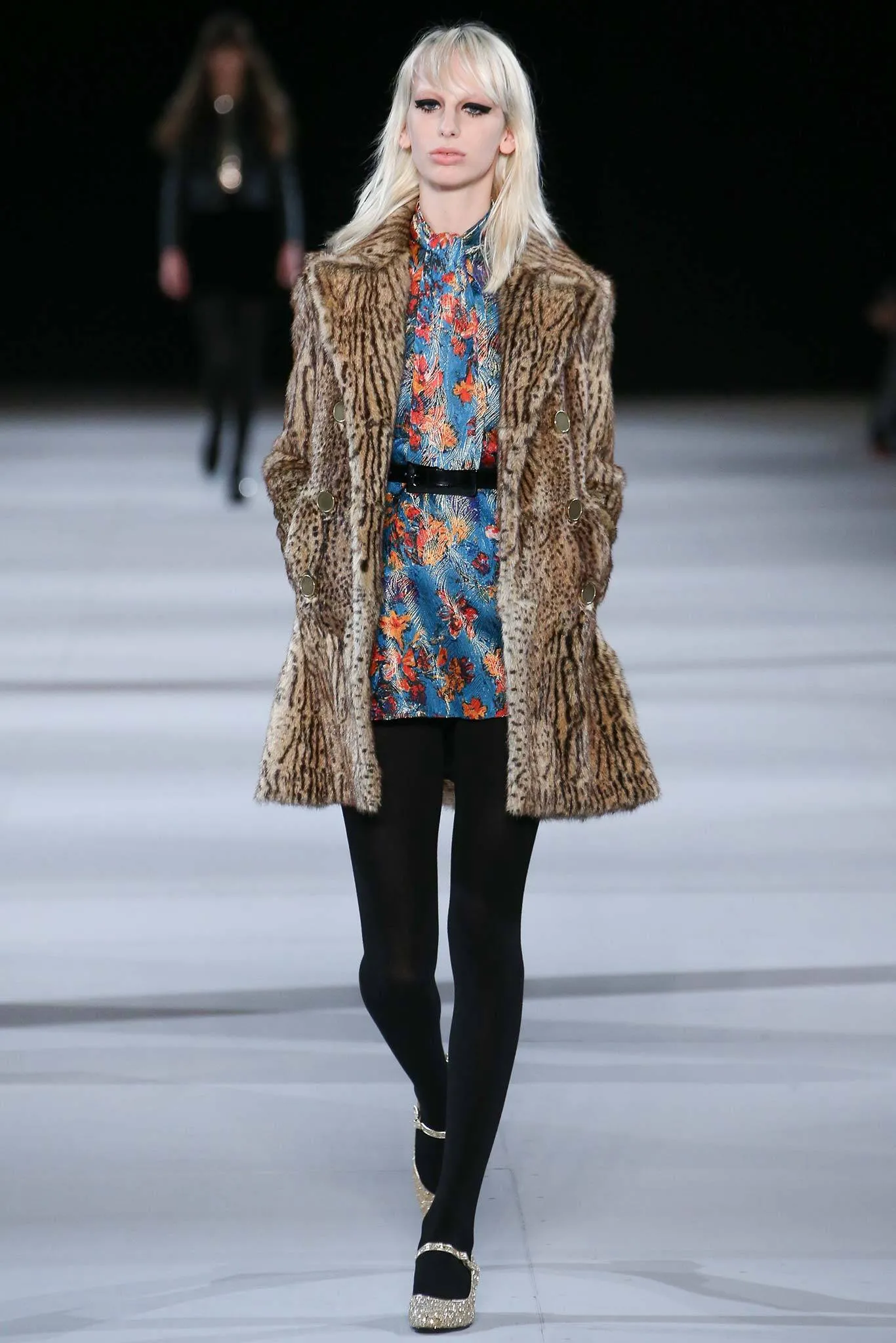 Look 18