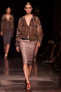 Look 16