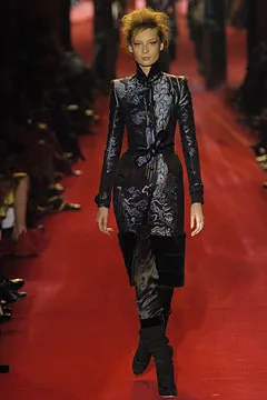 Look 16