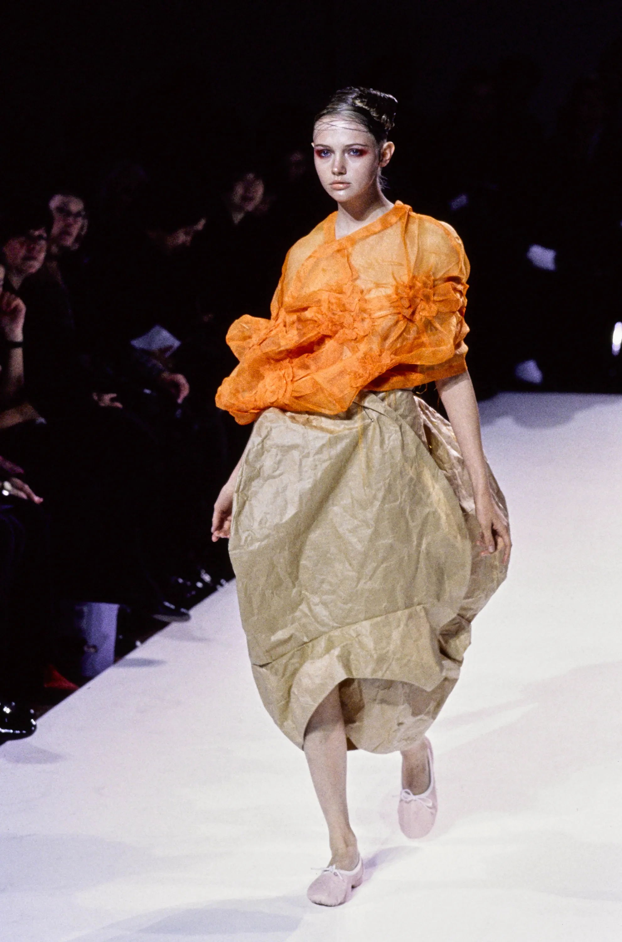 Look 16