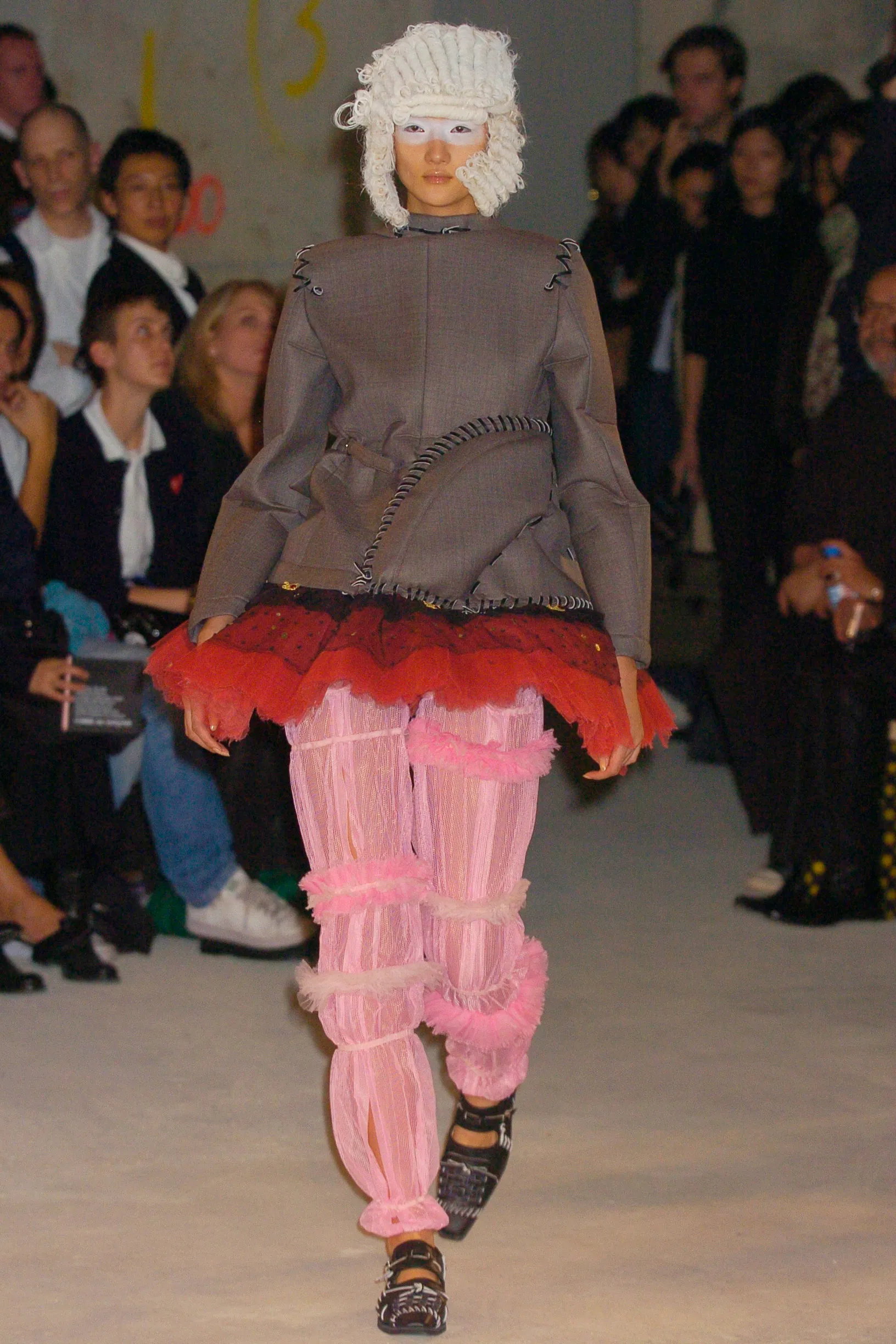 Look 16