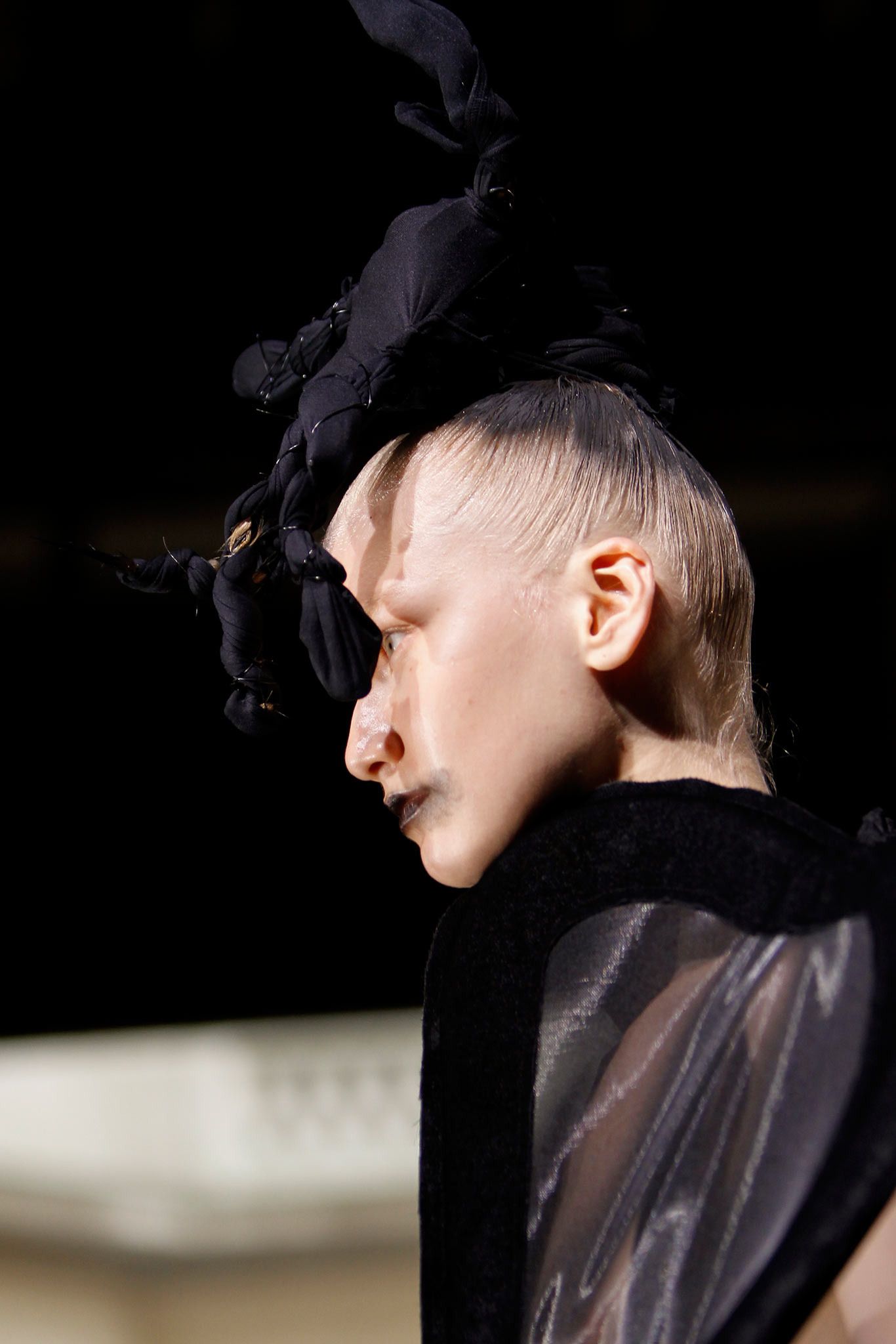 Look 10