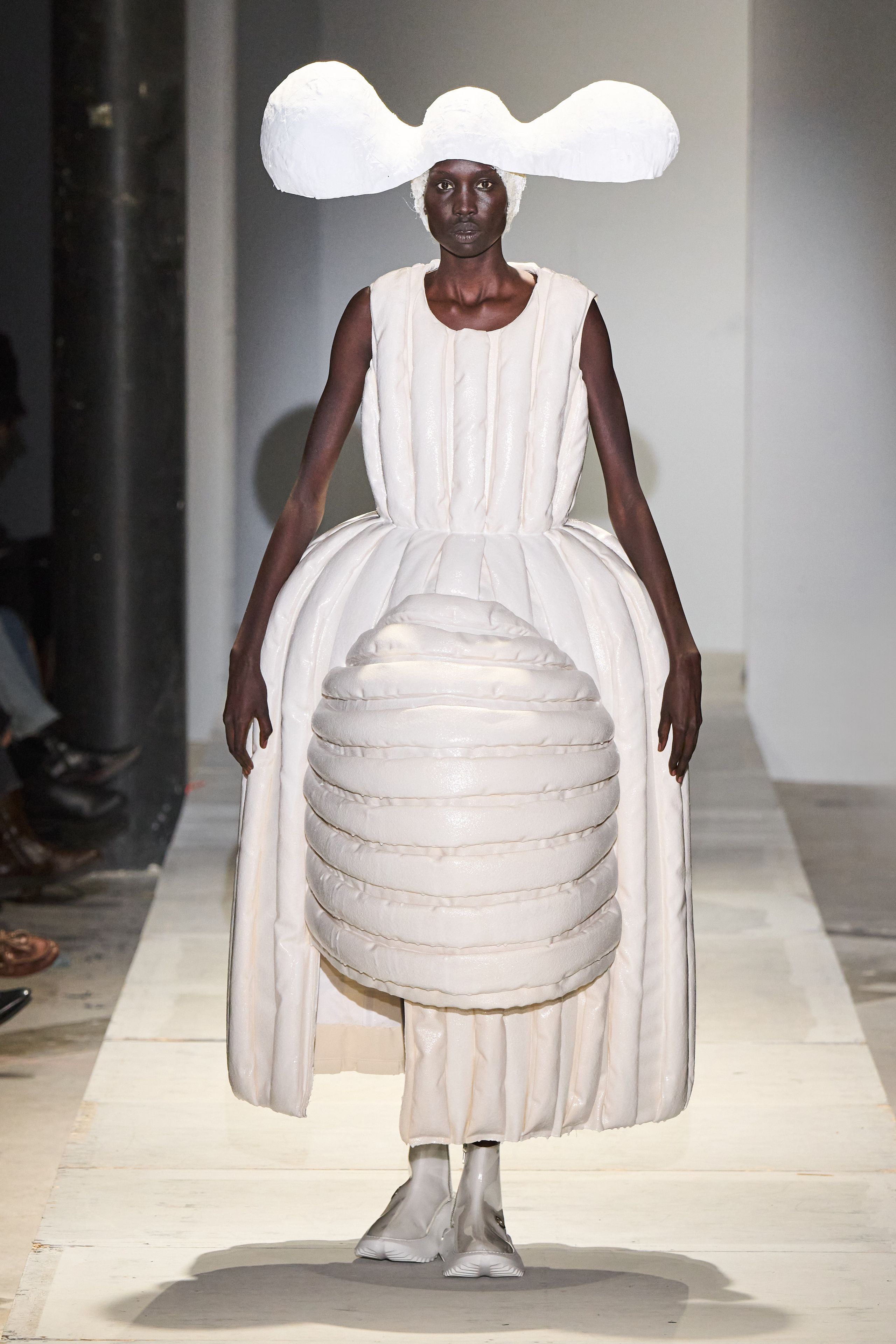 Look 16