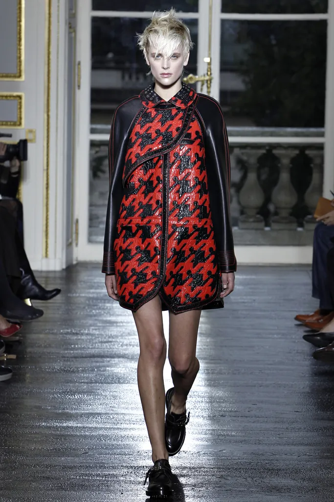 Spring 2011 Ready-to-Wear