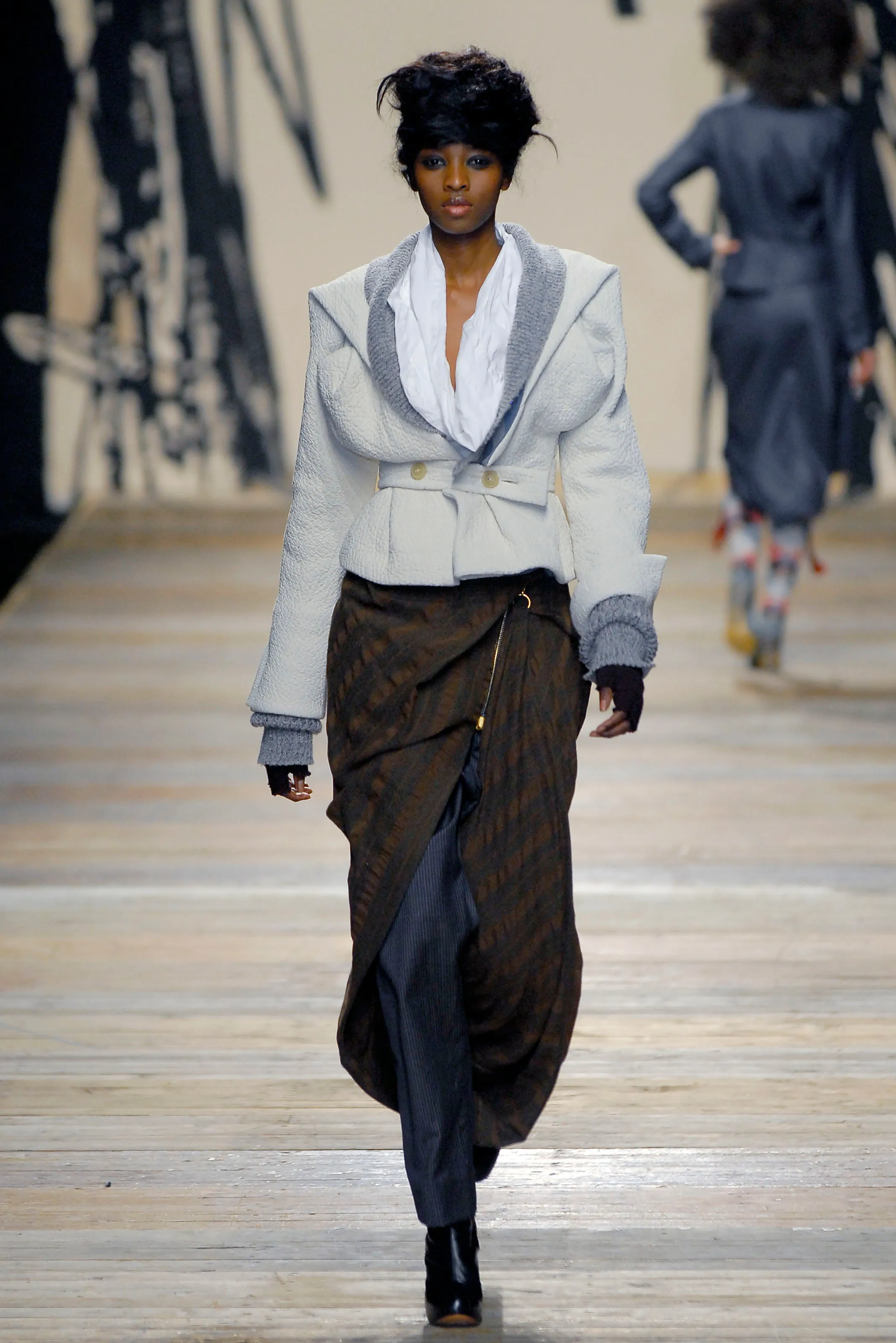 Look 10