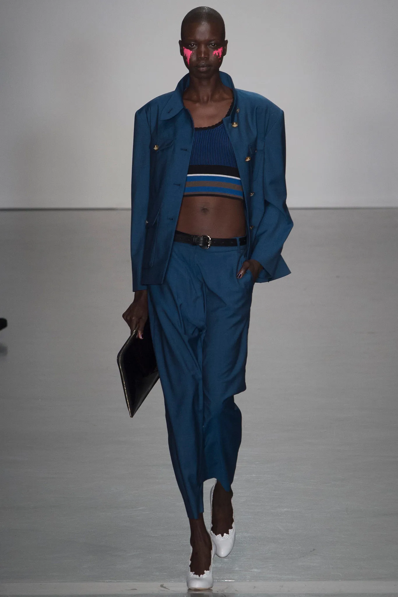 Look 02