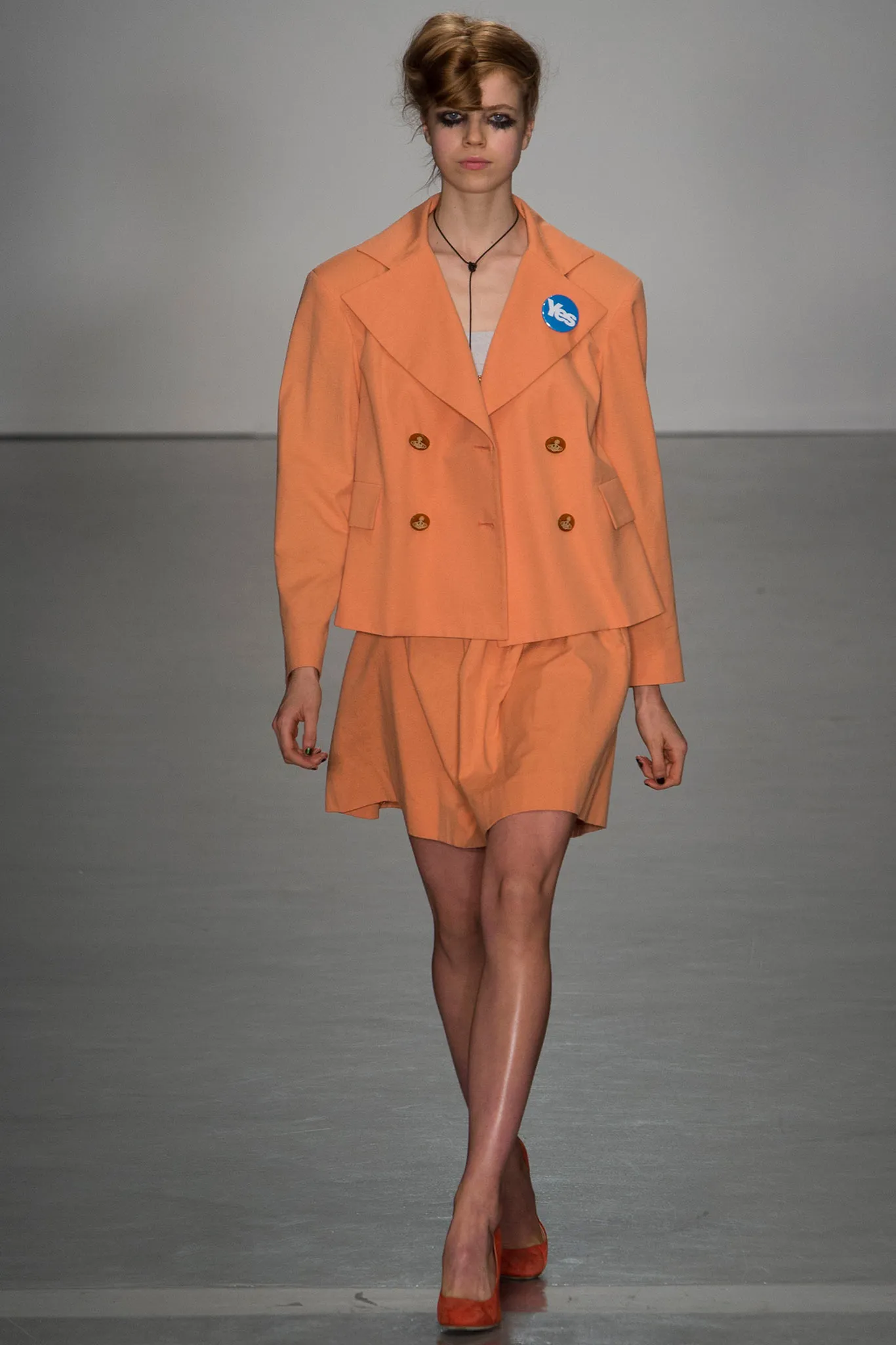 Look 10