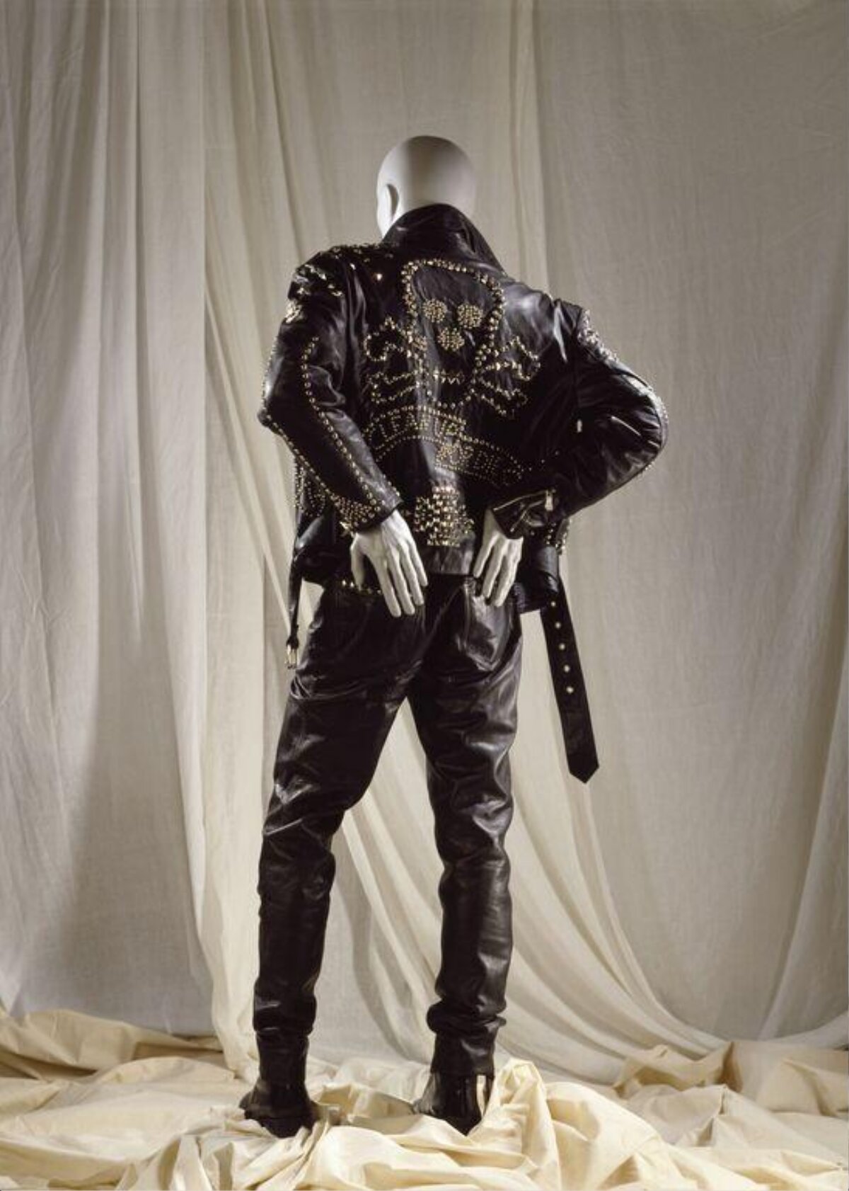 Katharine Hamnett 1989 Clean Up or Die 系列实物（V&A）
