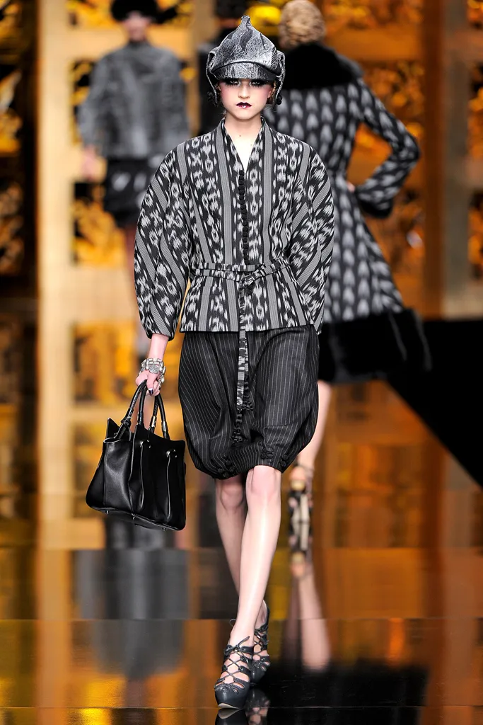 Look 04