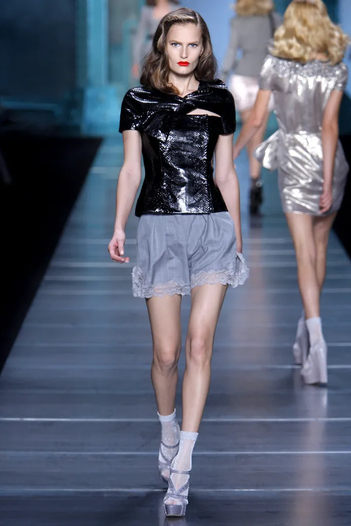 Look 09