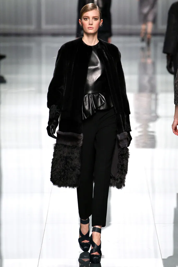 Look 10