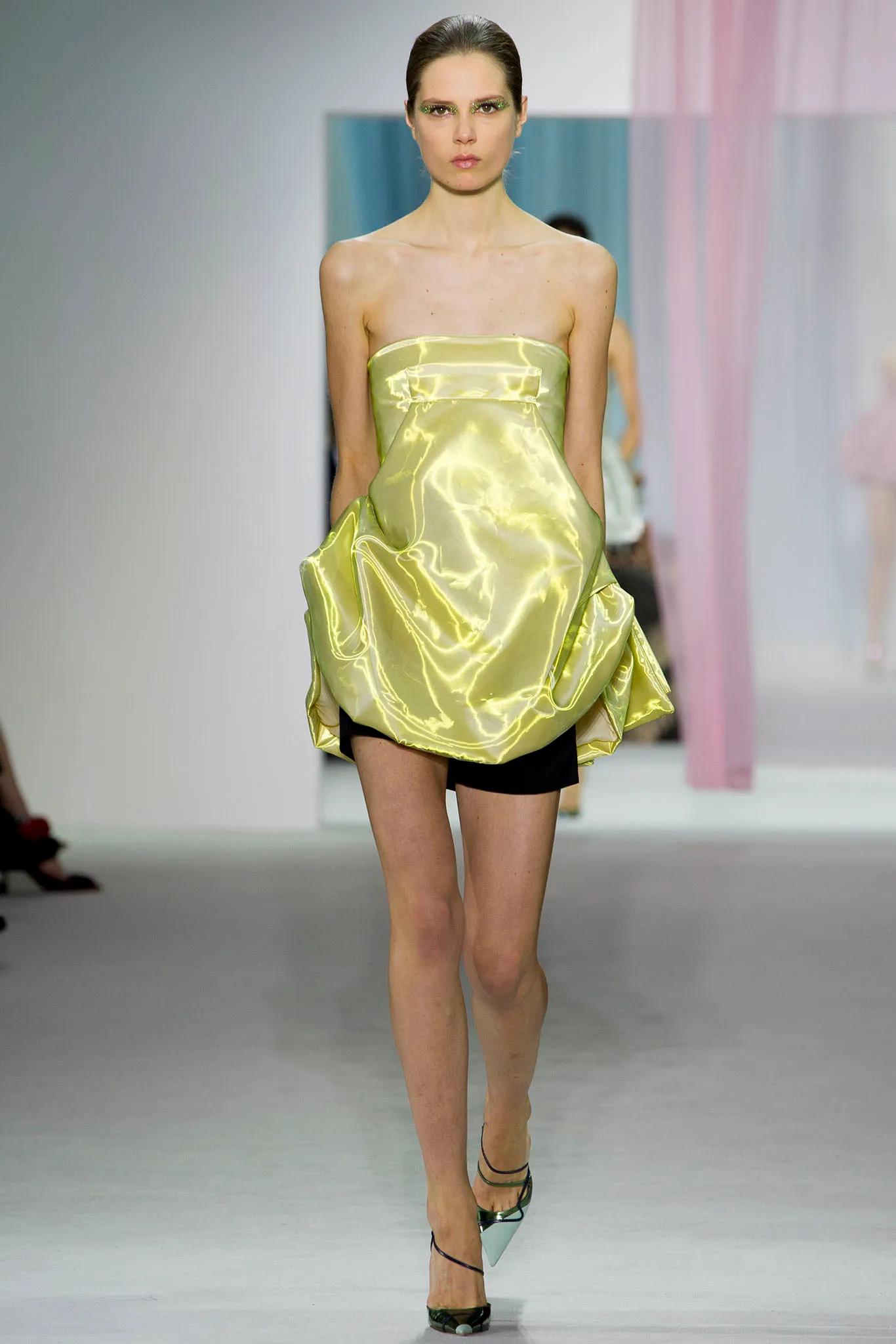 Look 10