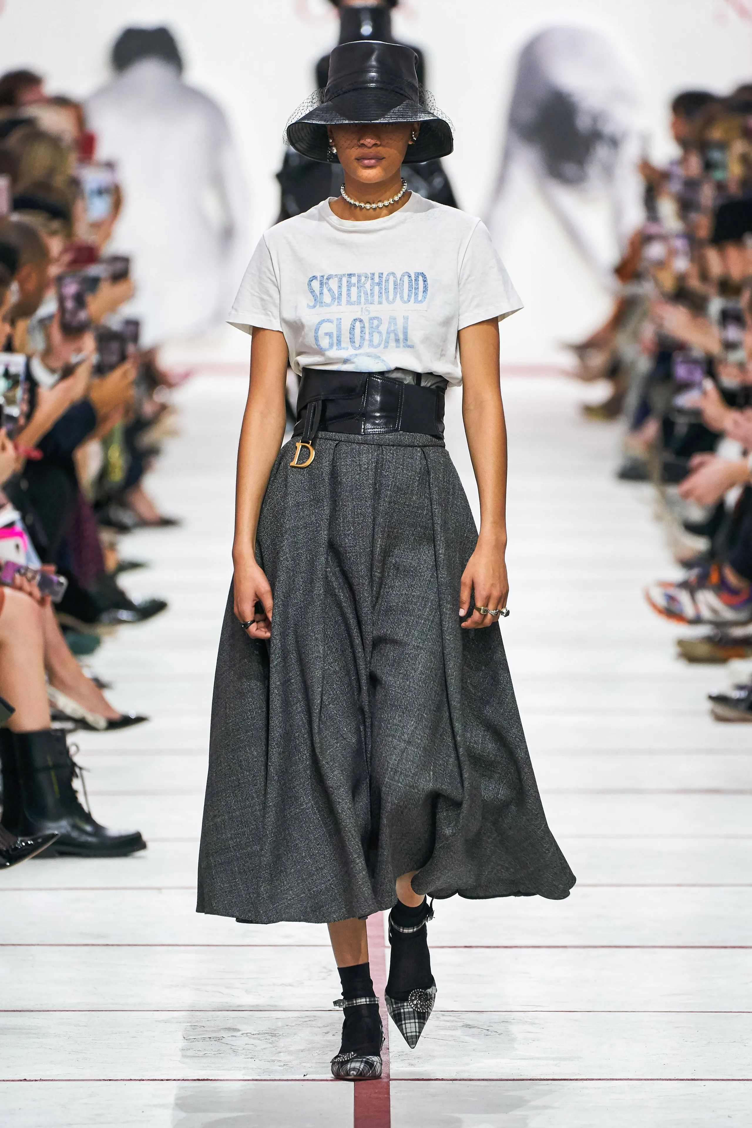 Look 01