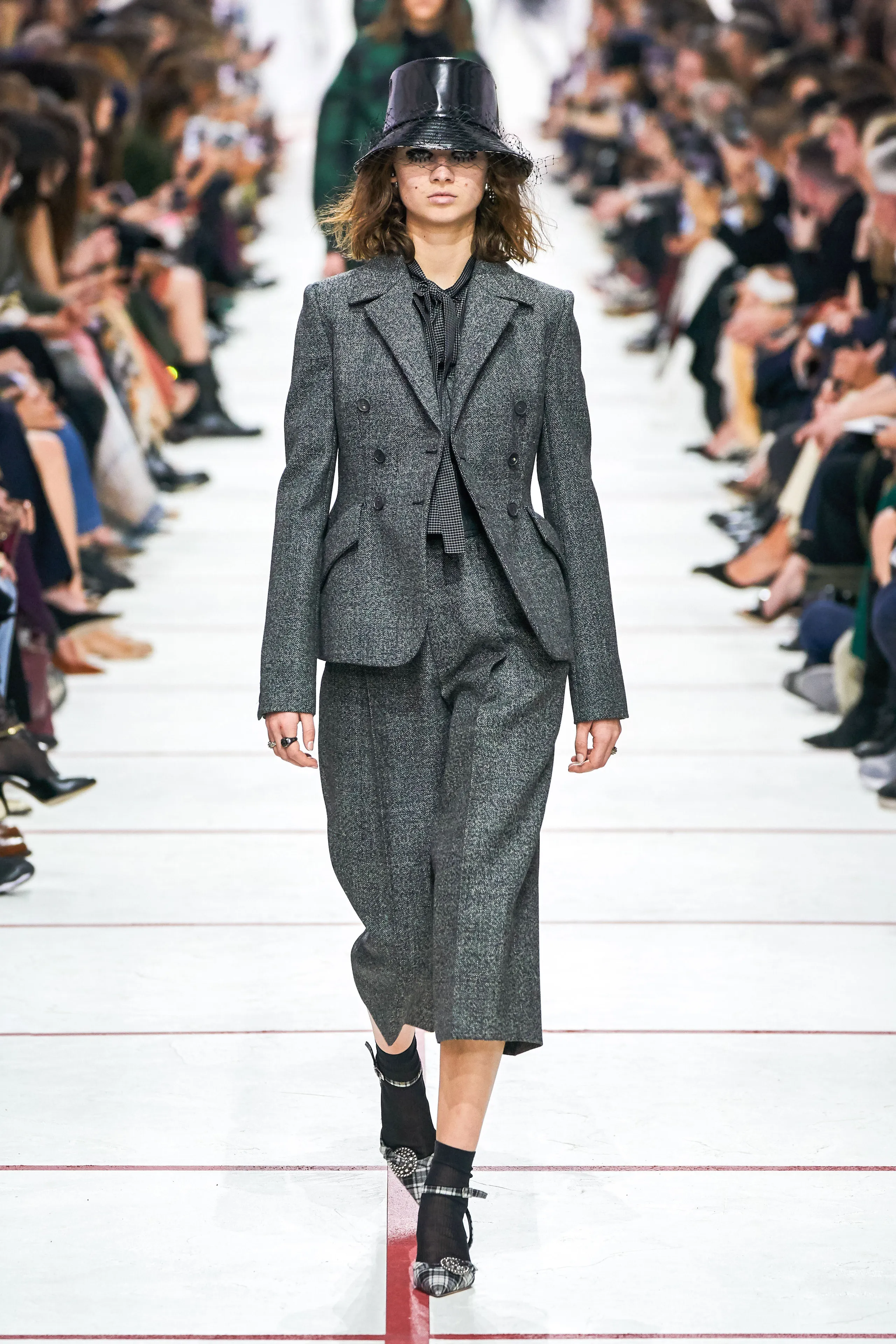 Look 10