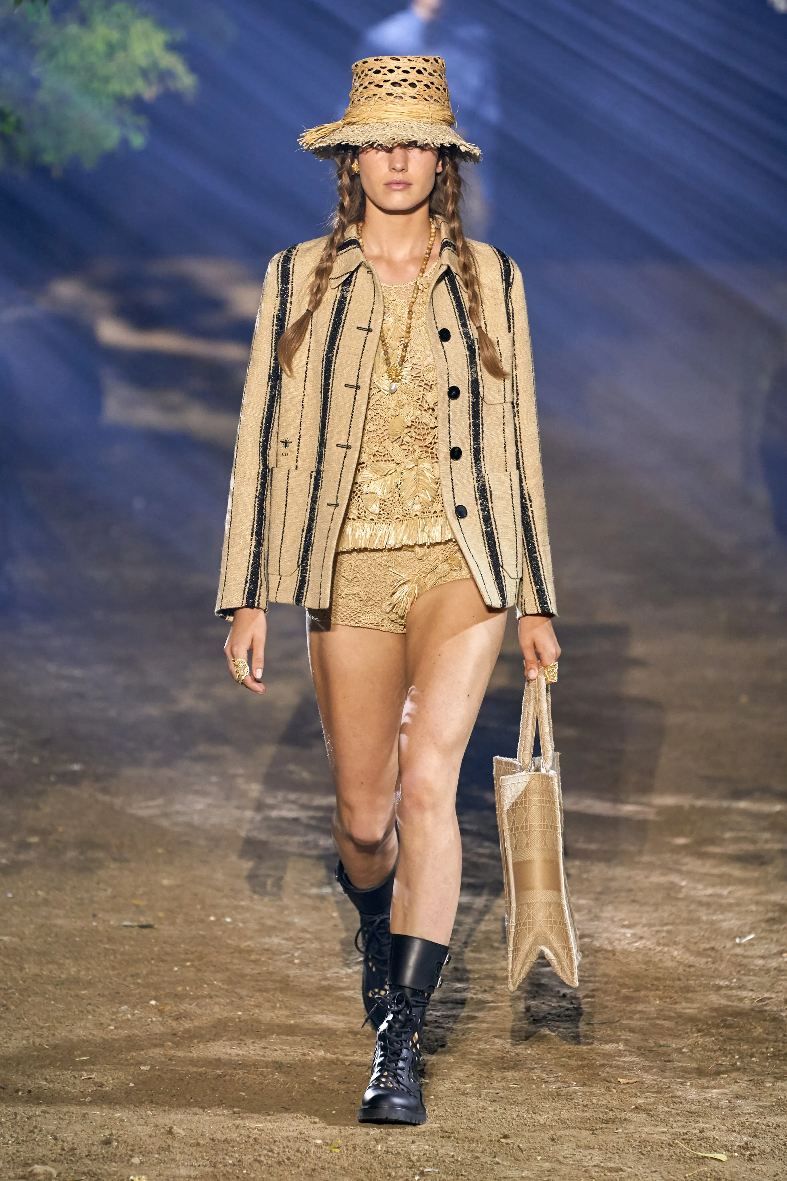 Look 05