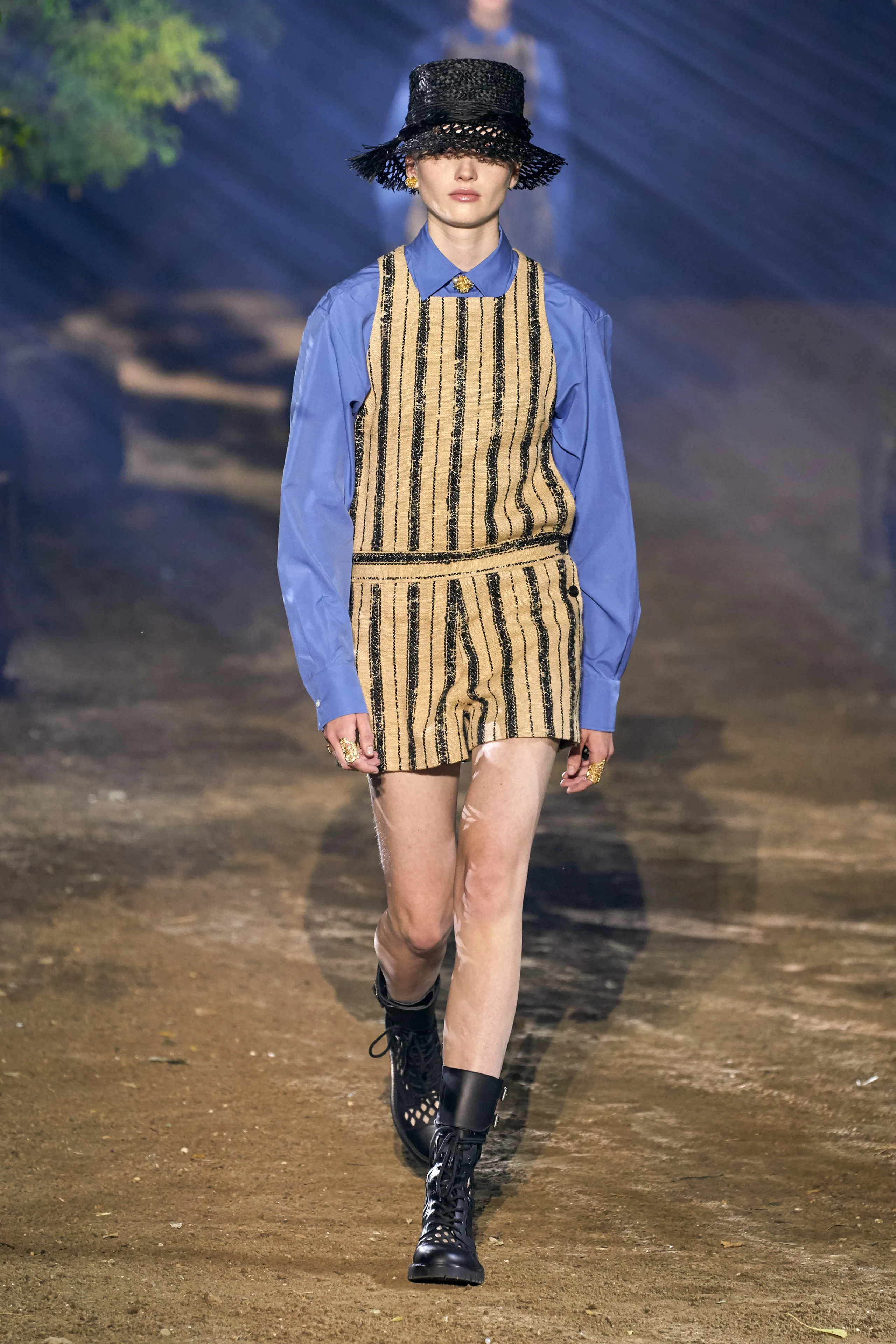 Look 06
