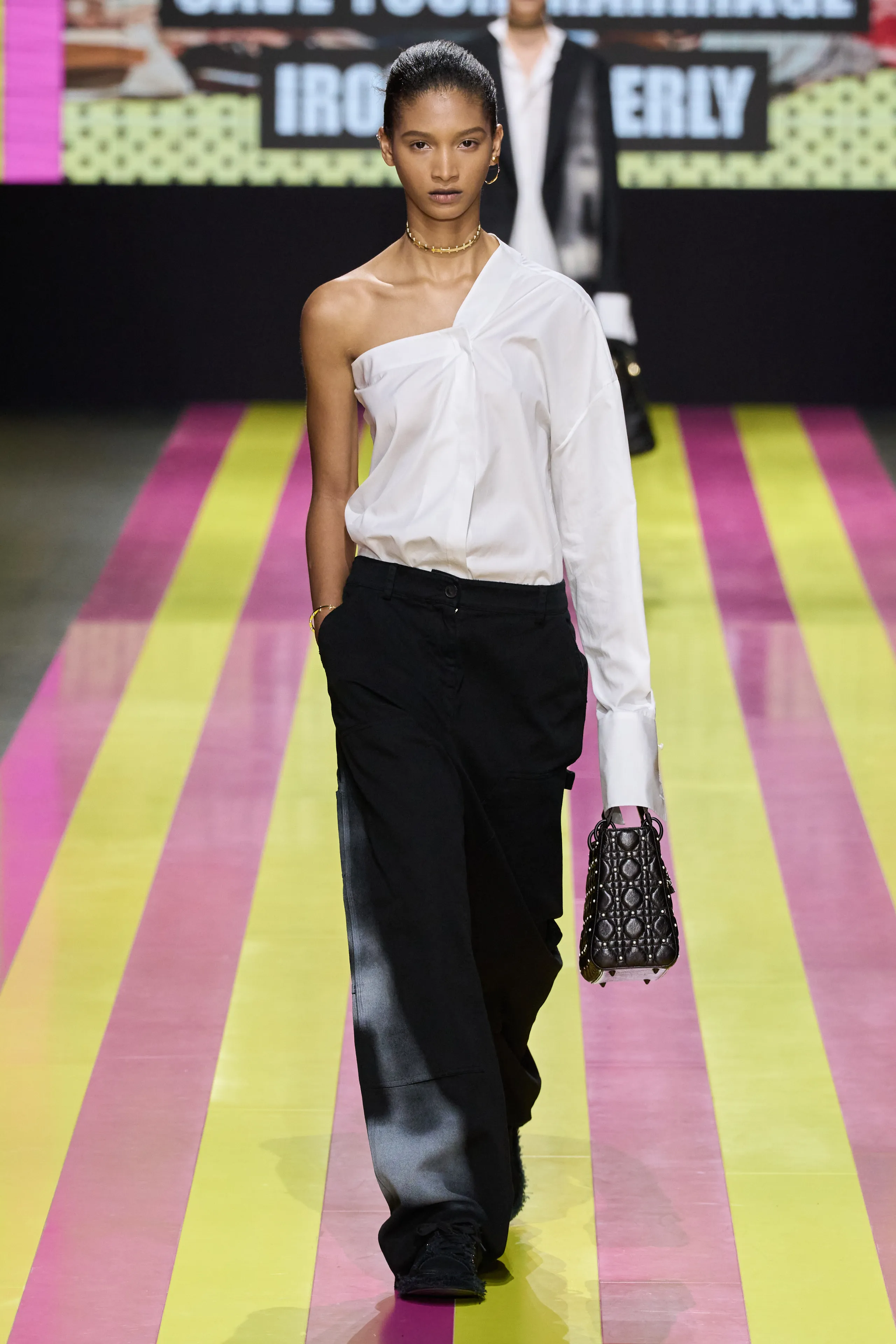 Look 10
