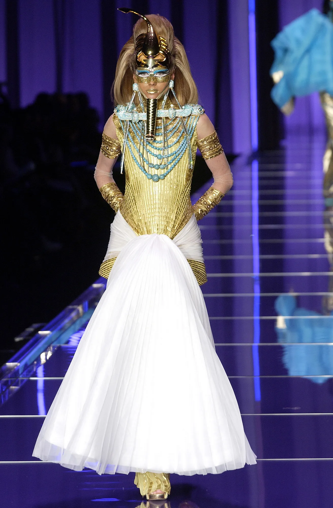 Look 10