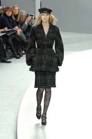 Look 10