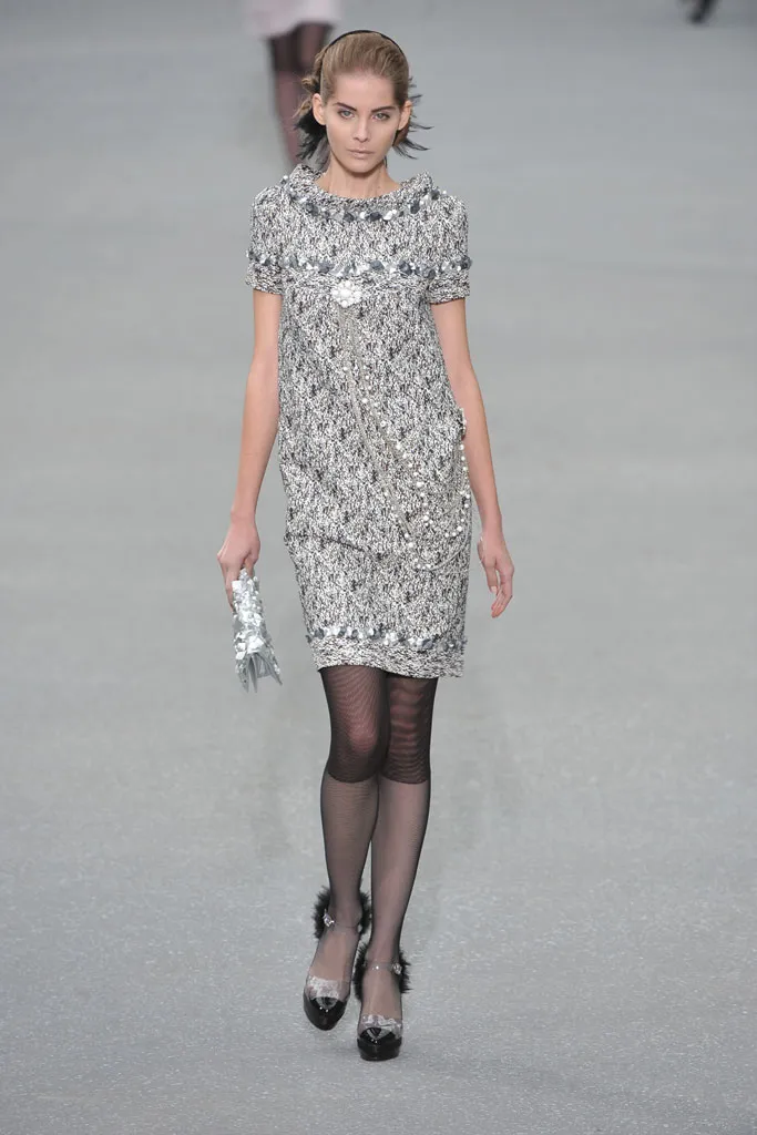 Look 10