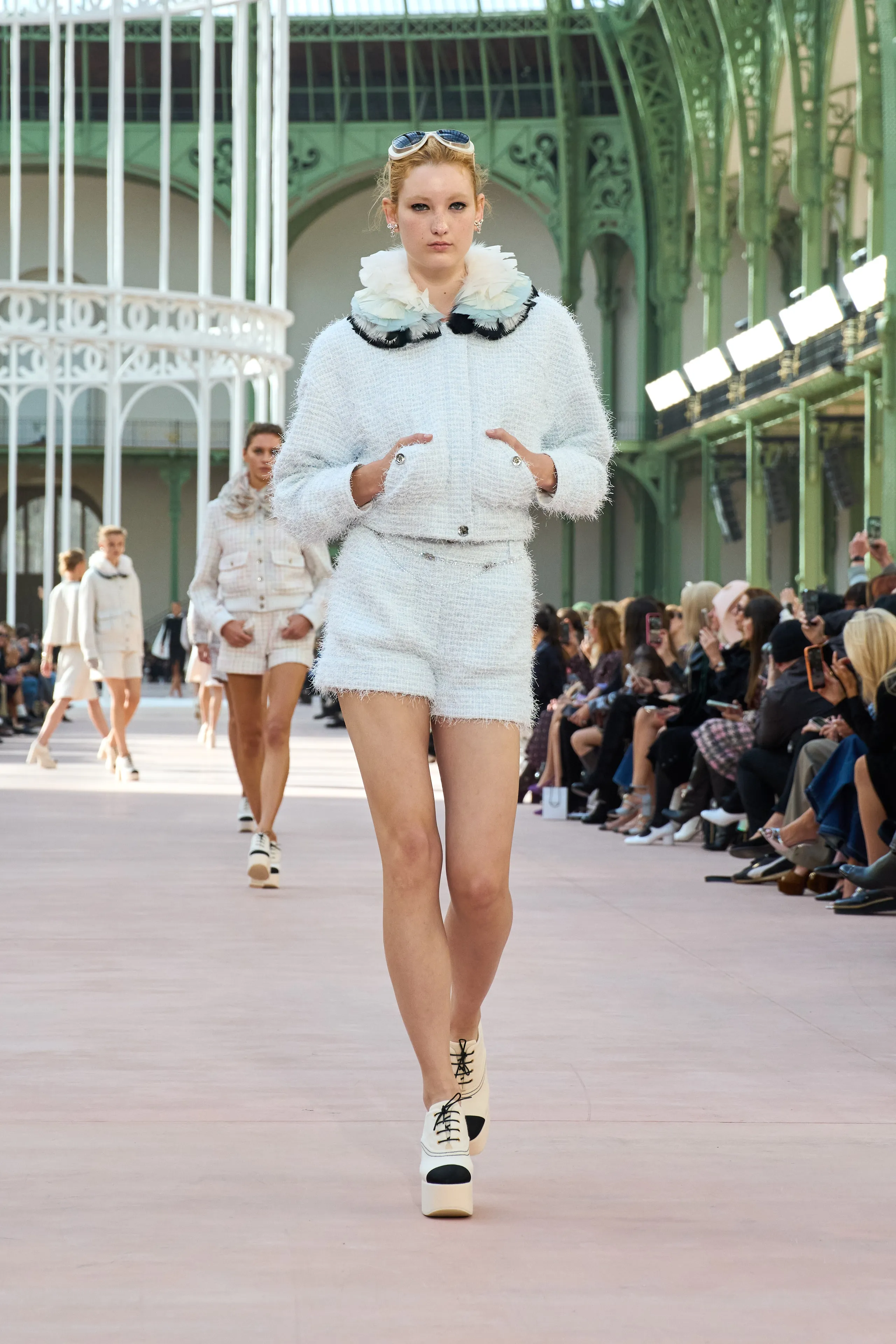Look 10