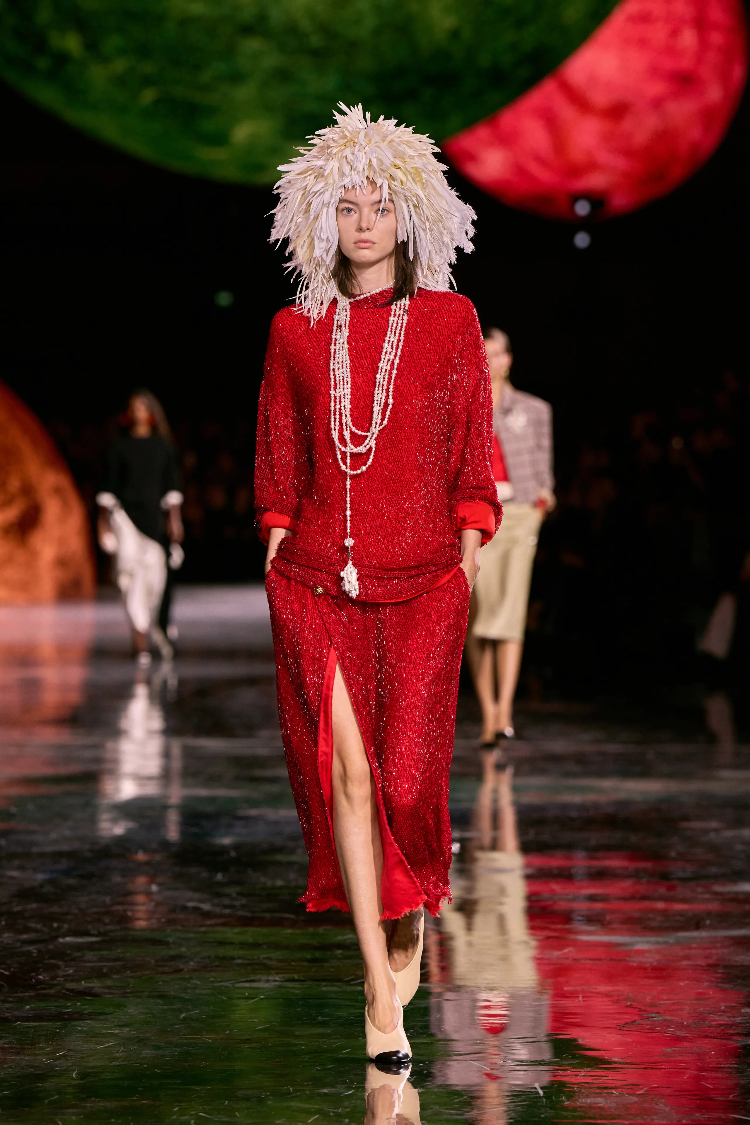 Look 10