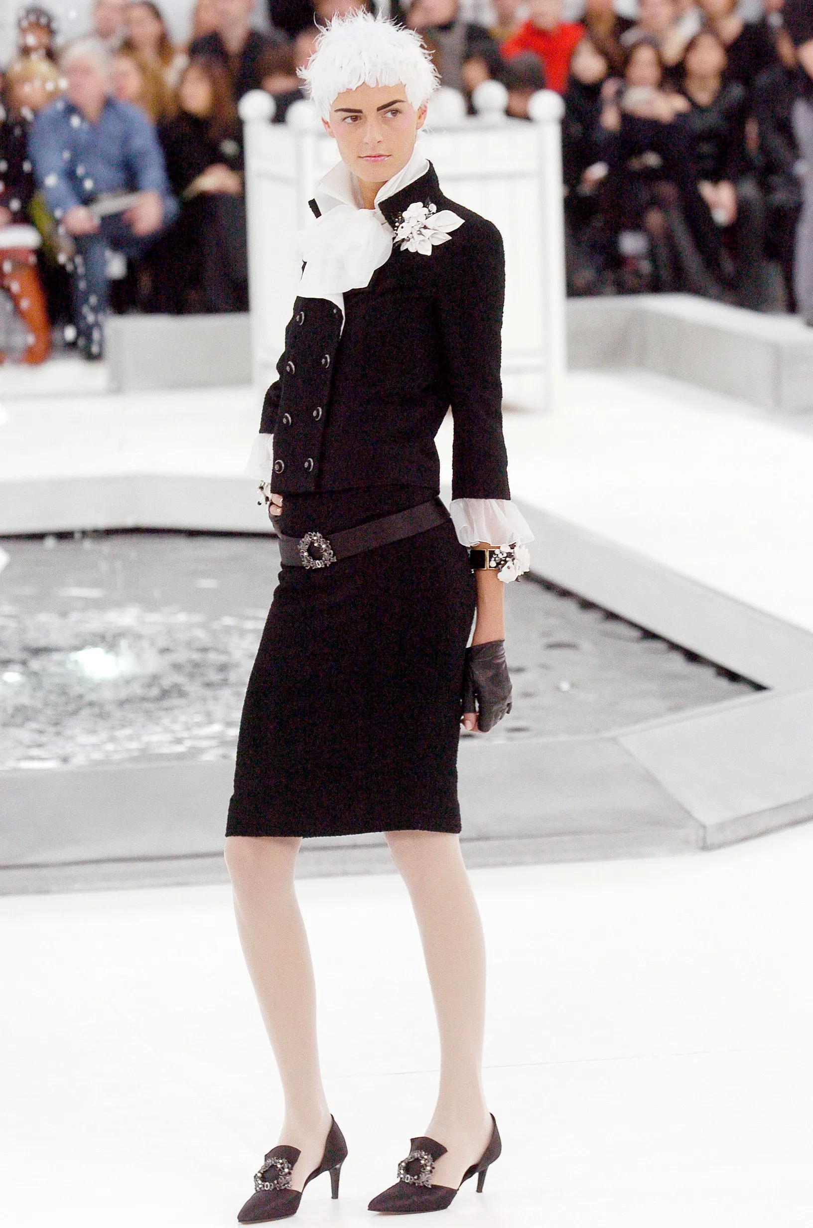 Look 10